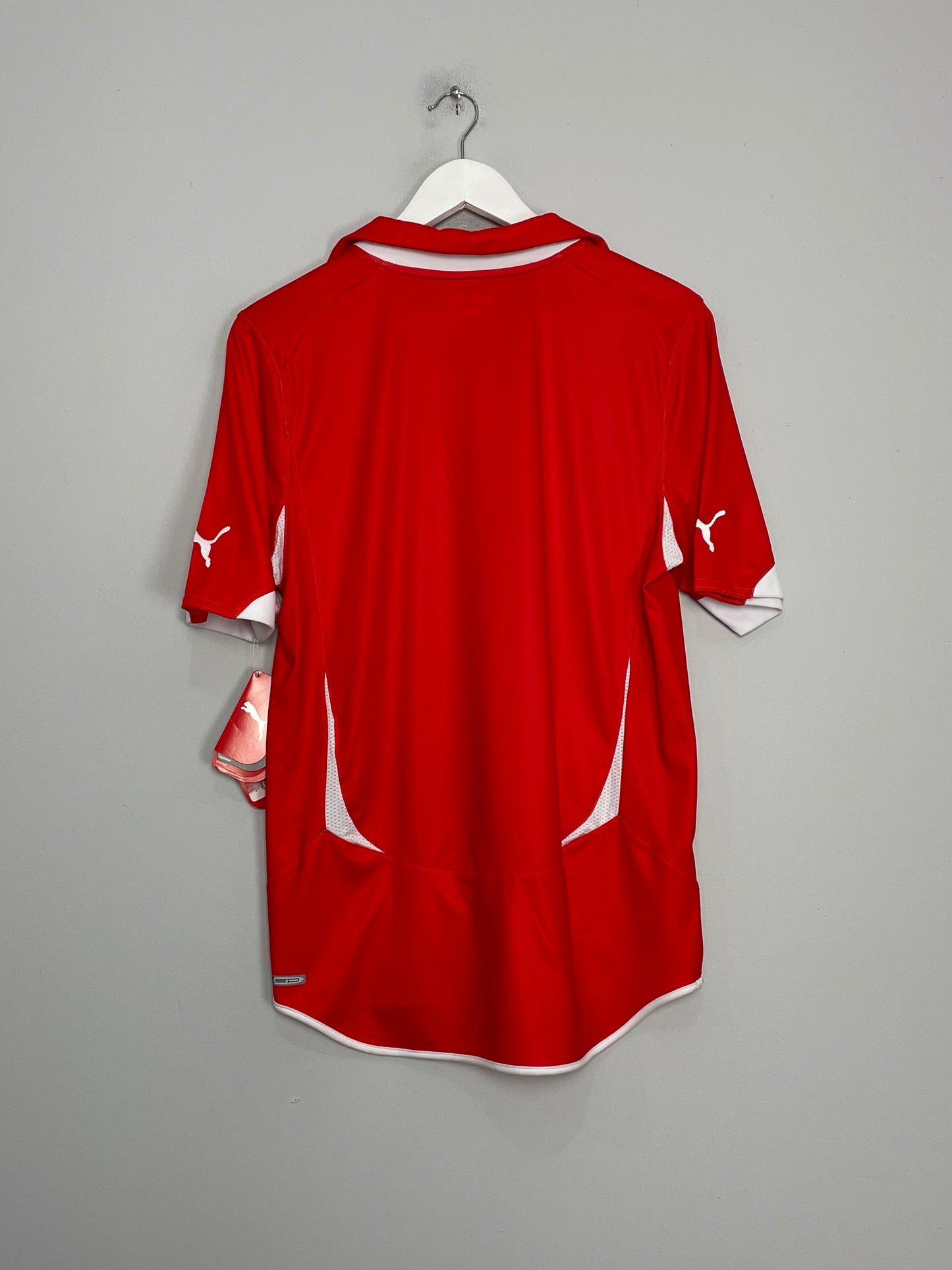 CULT KITS - 2010/12 SWITZERLAND *BNWT* HOME SHIRT (M) PUMA – Cult Kits