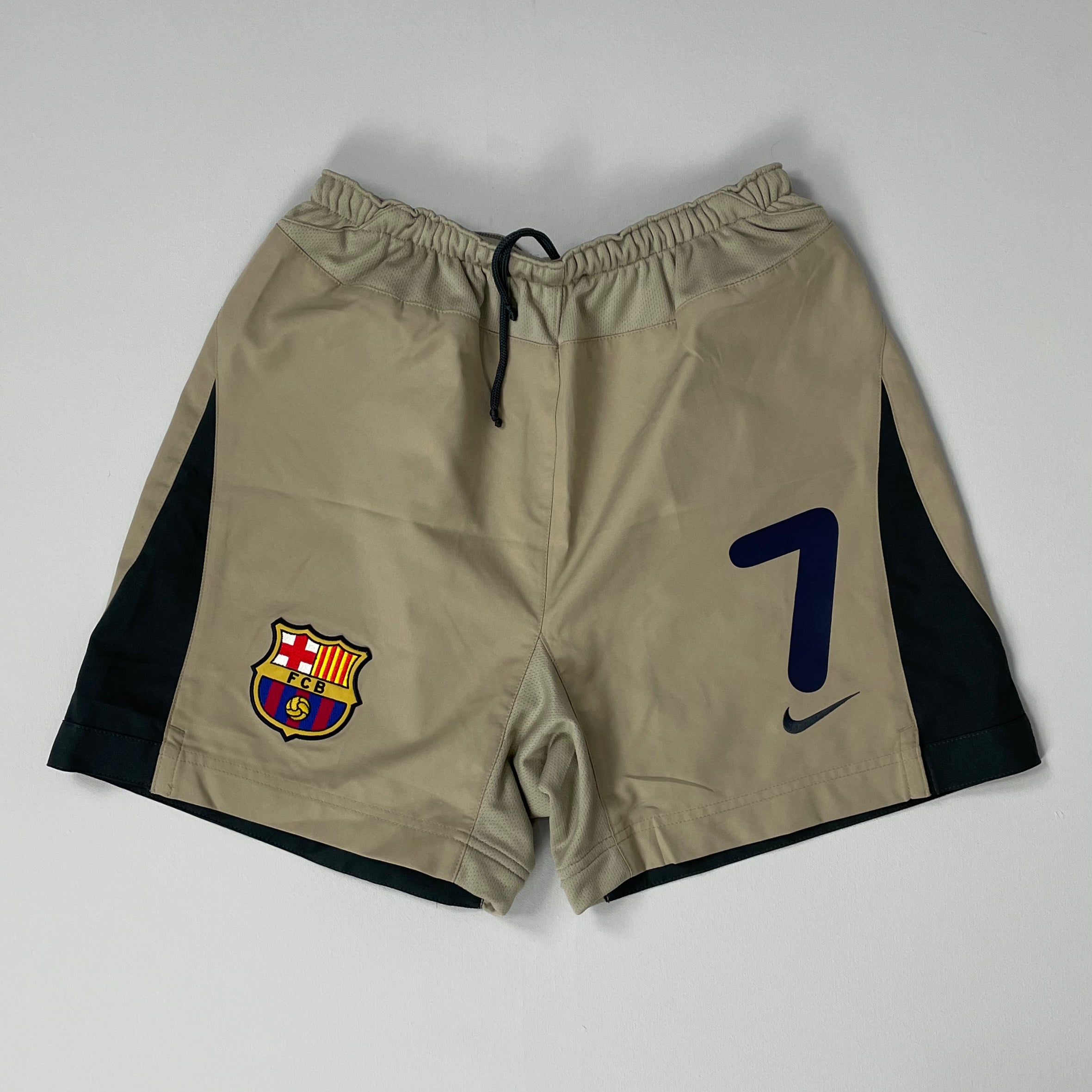 Shop 2003/05 BARCELONA #7 AWAY SHORTS (M) NIKE, classic football shirts, vintage football shirts & retro soccer jerseys at Cult Kits
