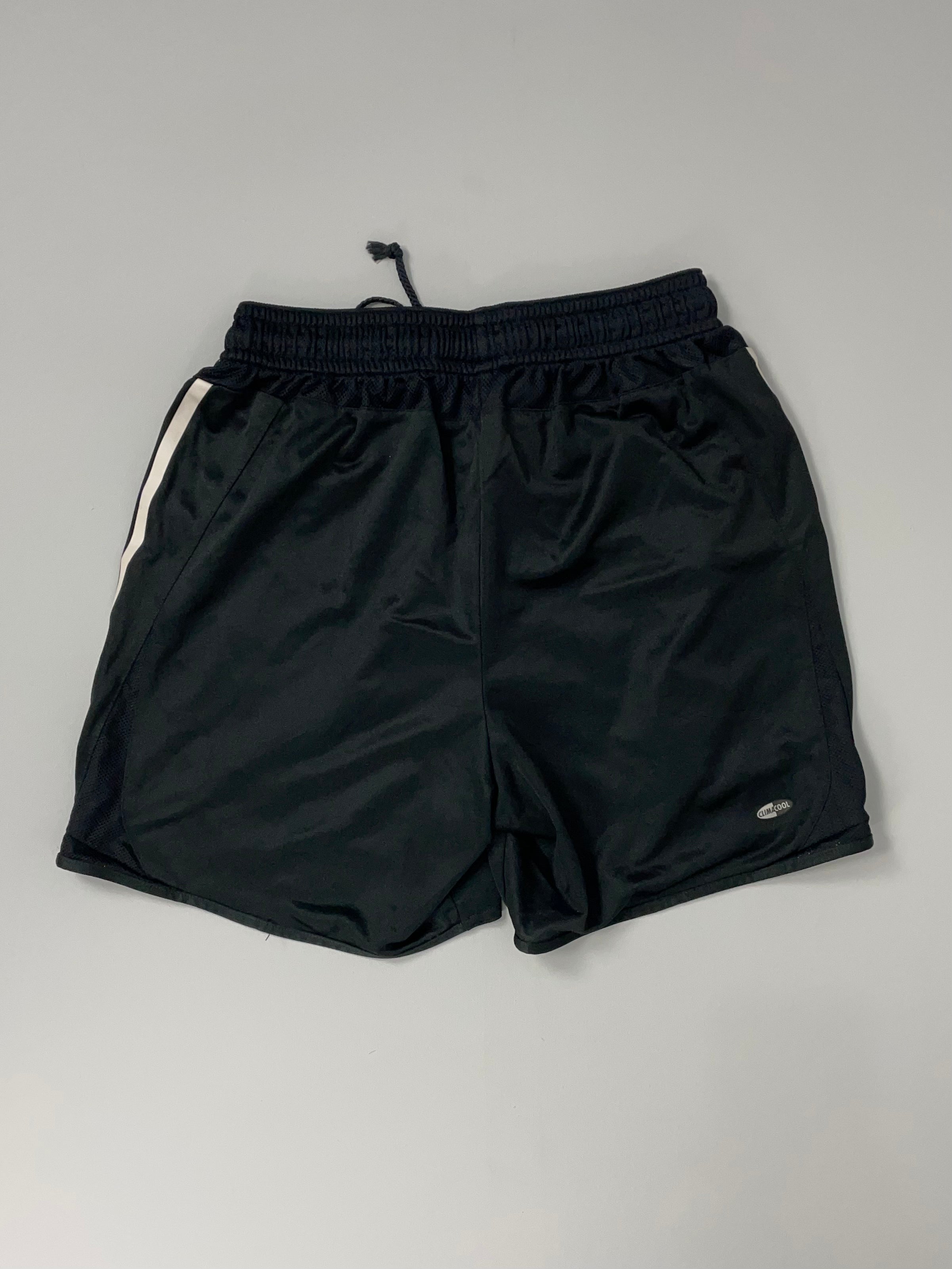 Shop 2004/05 REAL MADRID #7 AWAY SHORTS (M) ADIDAS, classic football shirts, vintage football shirts & retro soccer jerseys at Cult Kits