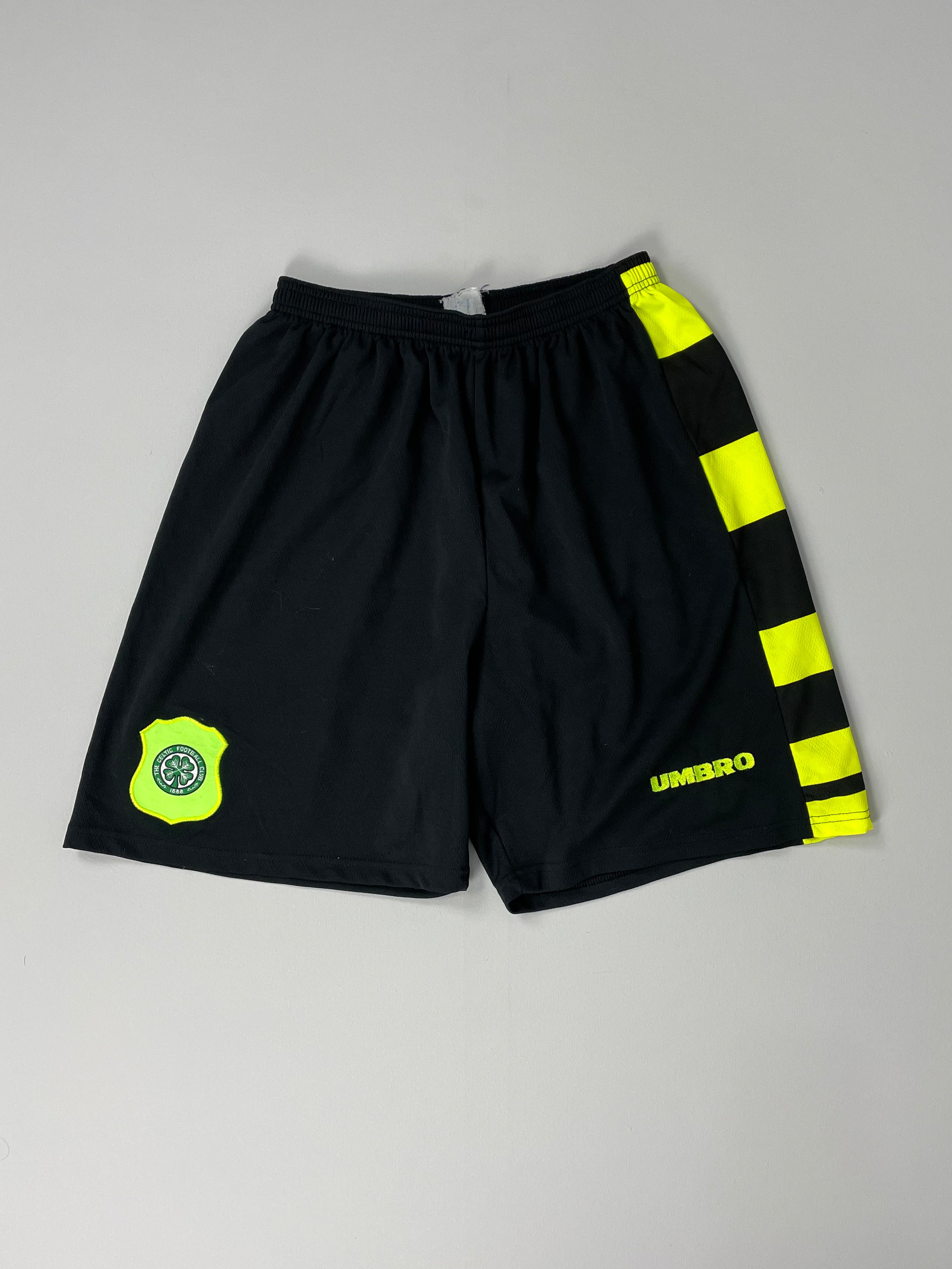 Shop 1996/97 CELTIC AWAY SHORTS (L) UMBRO, classic football shirts, vintage football shirts & retro soccer jerseys at Cult Kits