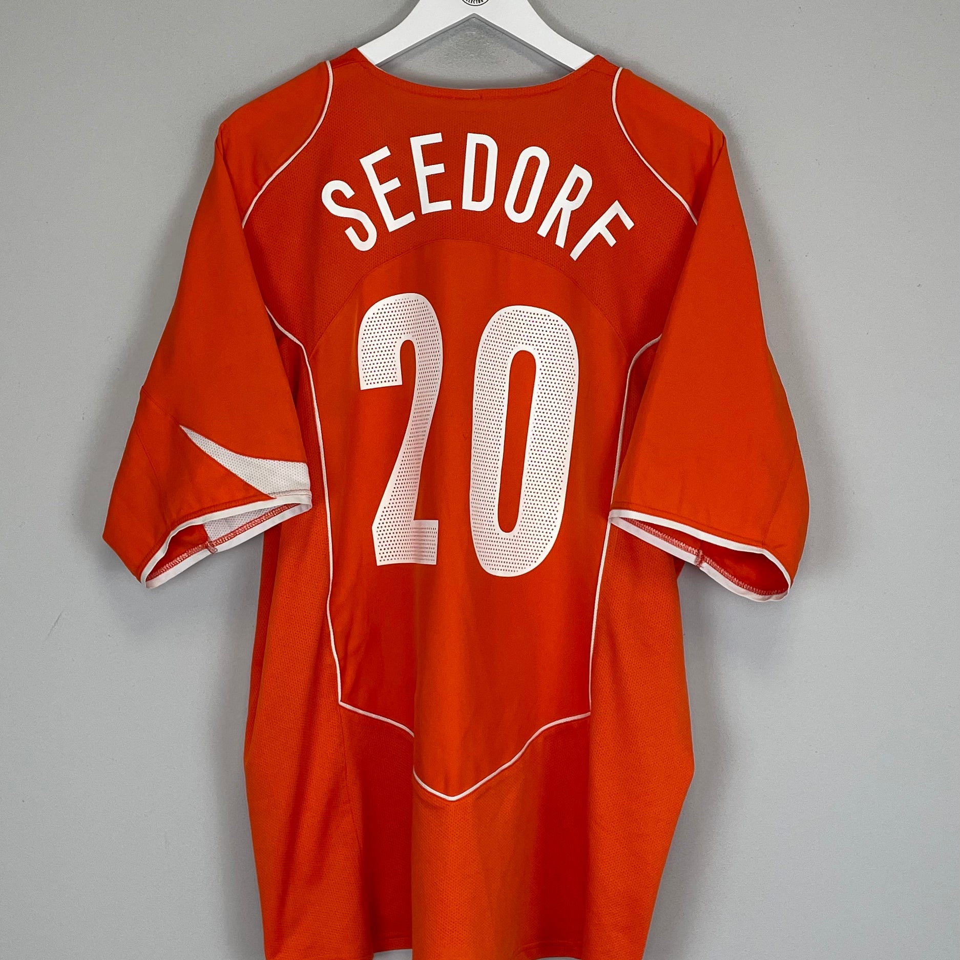 Shop 2004/06 NETHERLANDS SEEDORF #20 HOME SHIRT (XL) NIKE, classic football shirts, vintage football shirts & retro soccer jerseys at Cult Kits
