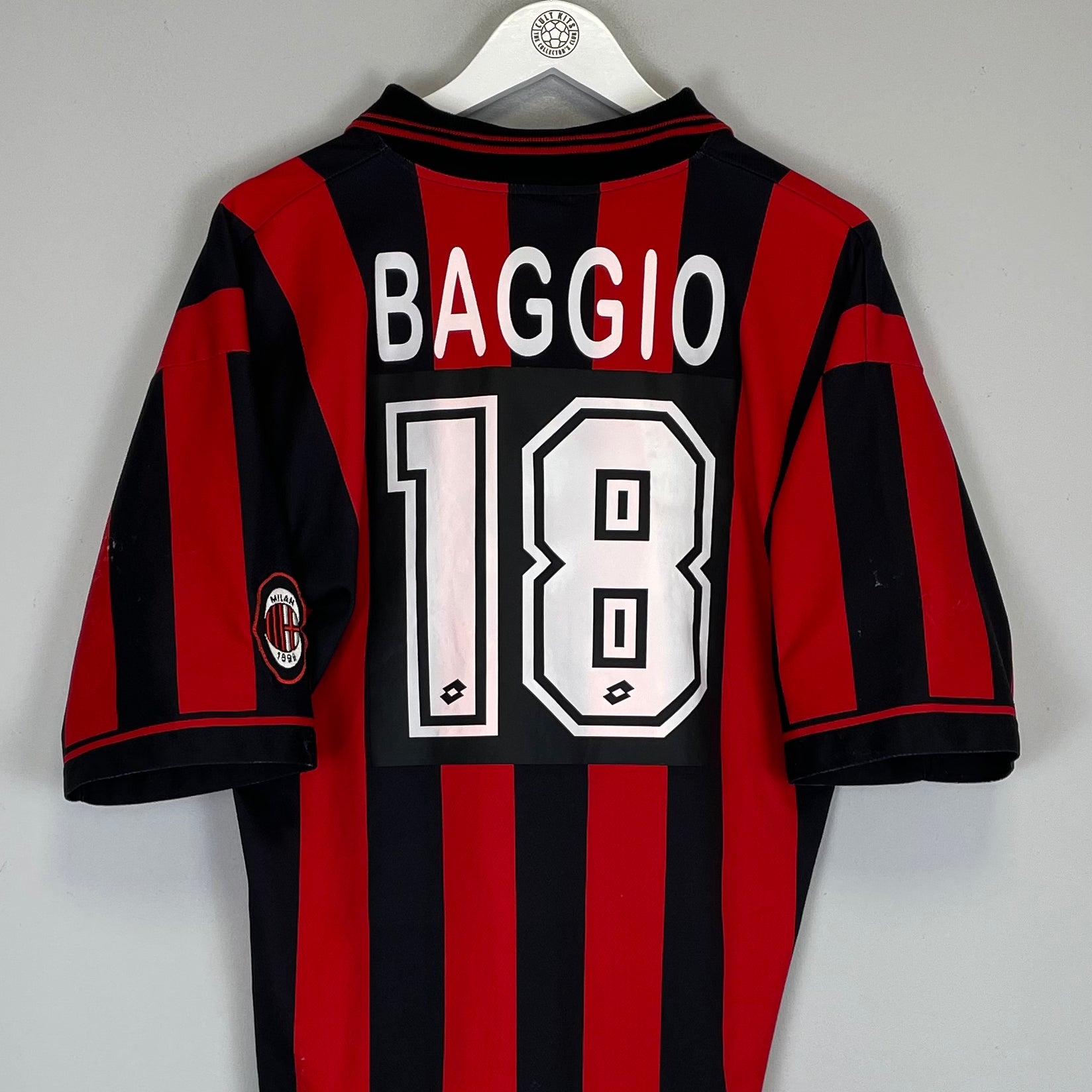 Shop 1994/95 AC MILAN R.BAGGIO #18 HOME SHIRT (XL) LOTTO, classic football shirts, vintage football shirts & retro soccer jerseys at Cult Kits