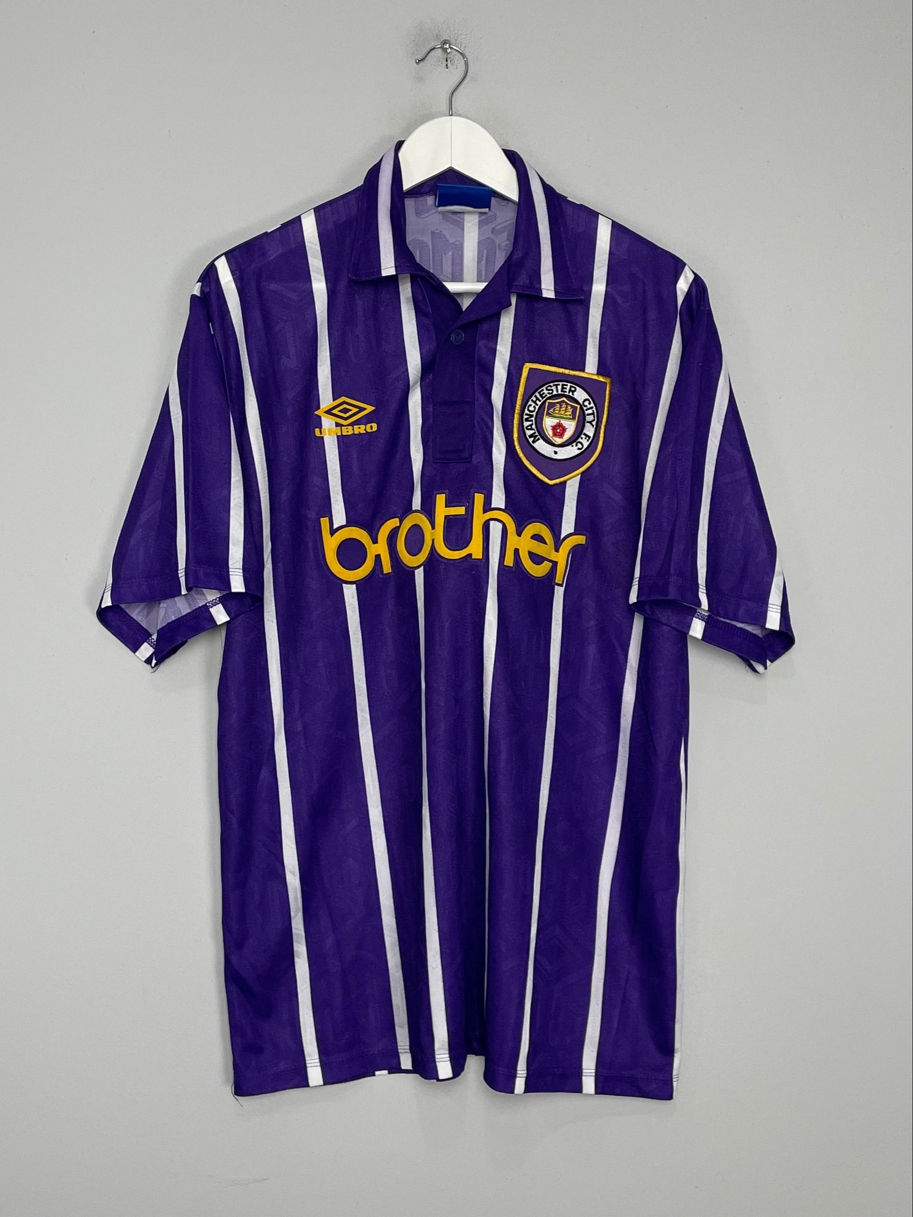 Shop 1992/94 MANCHESTER CITY AWAY SHIRT (XL) UMBRO, classic football shirts, vintage football shirts & retro soccer jerseys at Cult Kits