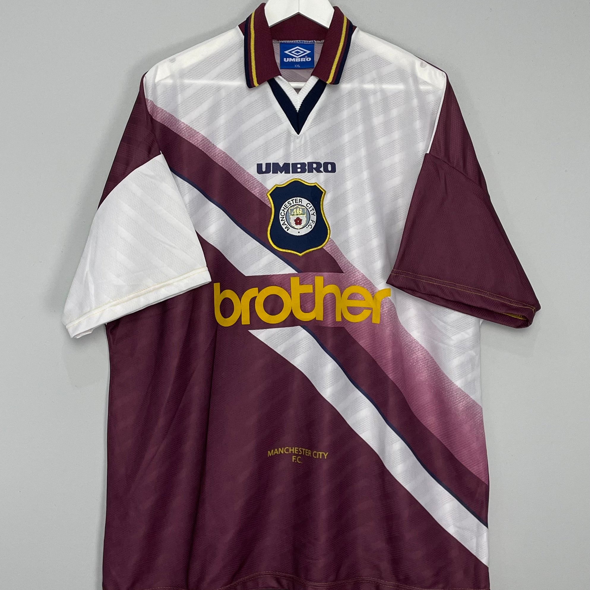 Shop 1996/97 MANCHESTER CITY AWAY SHIRT (XXL) UMBRO, classic football shirts, vintage football shirts & retro soccer jerseys at Cult Kits