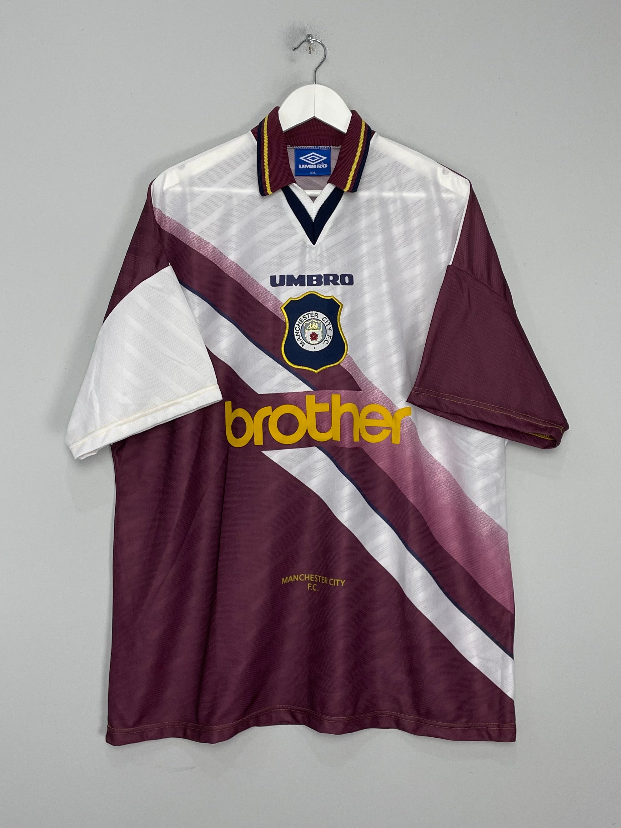 Shop 1996/97 MANCHESTER CITY AWAY SHIRT (XXL) UMBRO, classic football shirts, vintage football shirts & retro soccer jerseys at Cult Kits