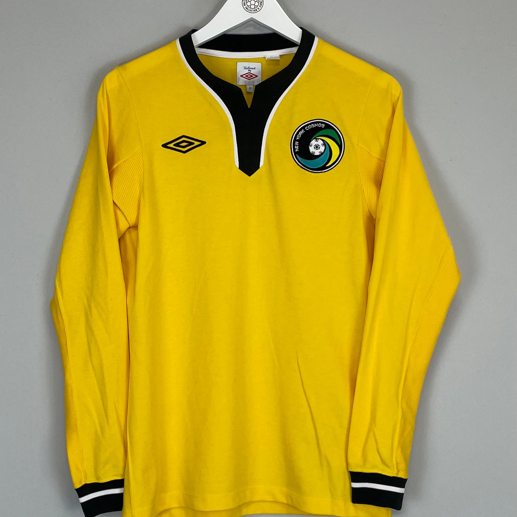 Shop 2011/12 NEW YORK COSMOS L/S AWAY SHIRT (S) UMBRO, classic football shirts, vintage football shirts & retro soccer jerseys at Cult Kits