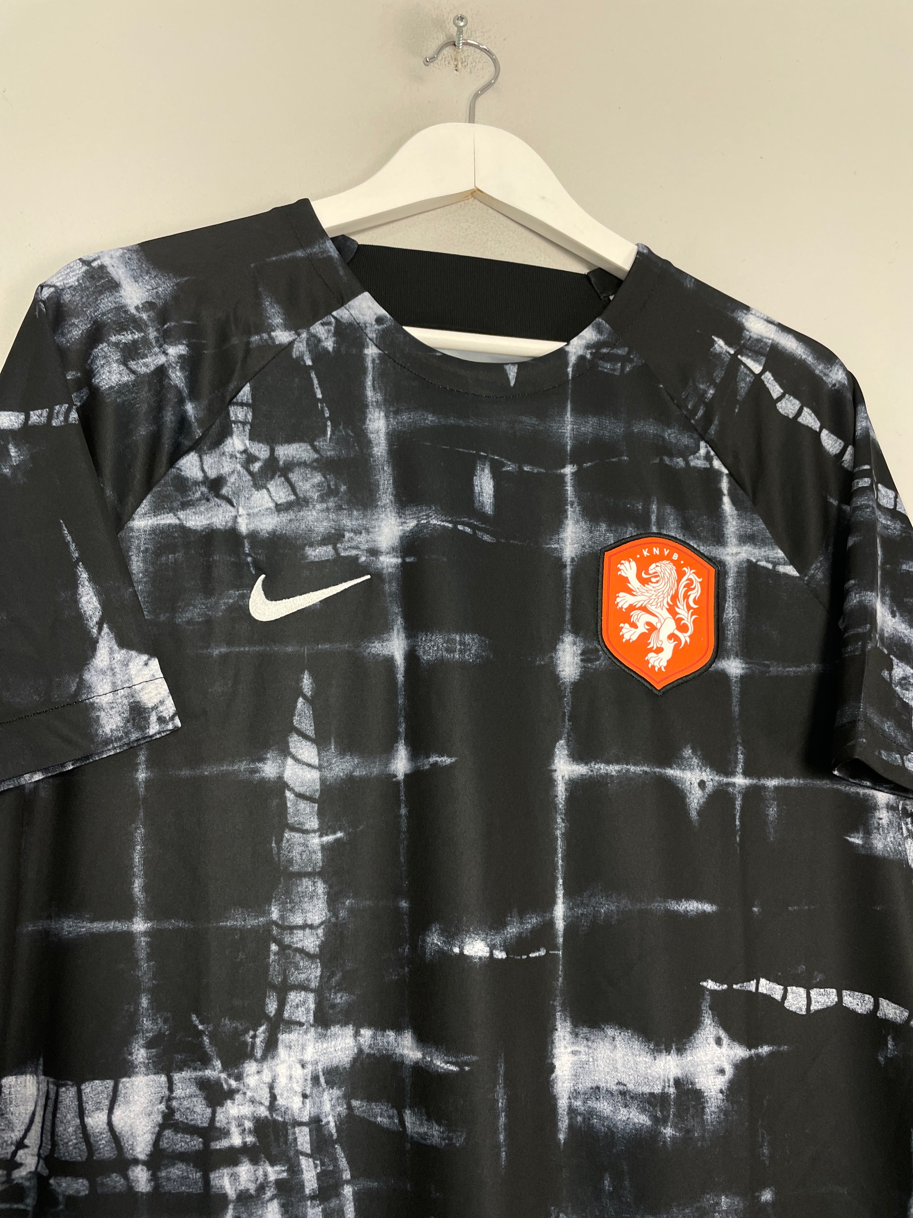 Shop 2022 NETHERLANDS PRE-MATCH TRAINING SHIRT (XL) NIKE, classic football shirts, vintage football shirts & retro soccer jerseys at Cult Kits