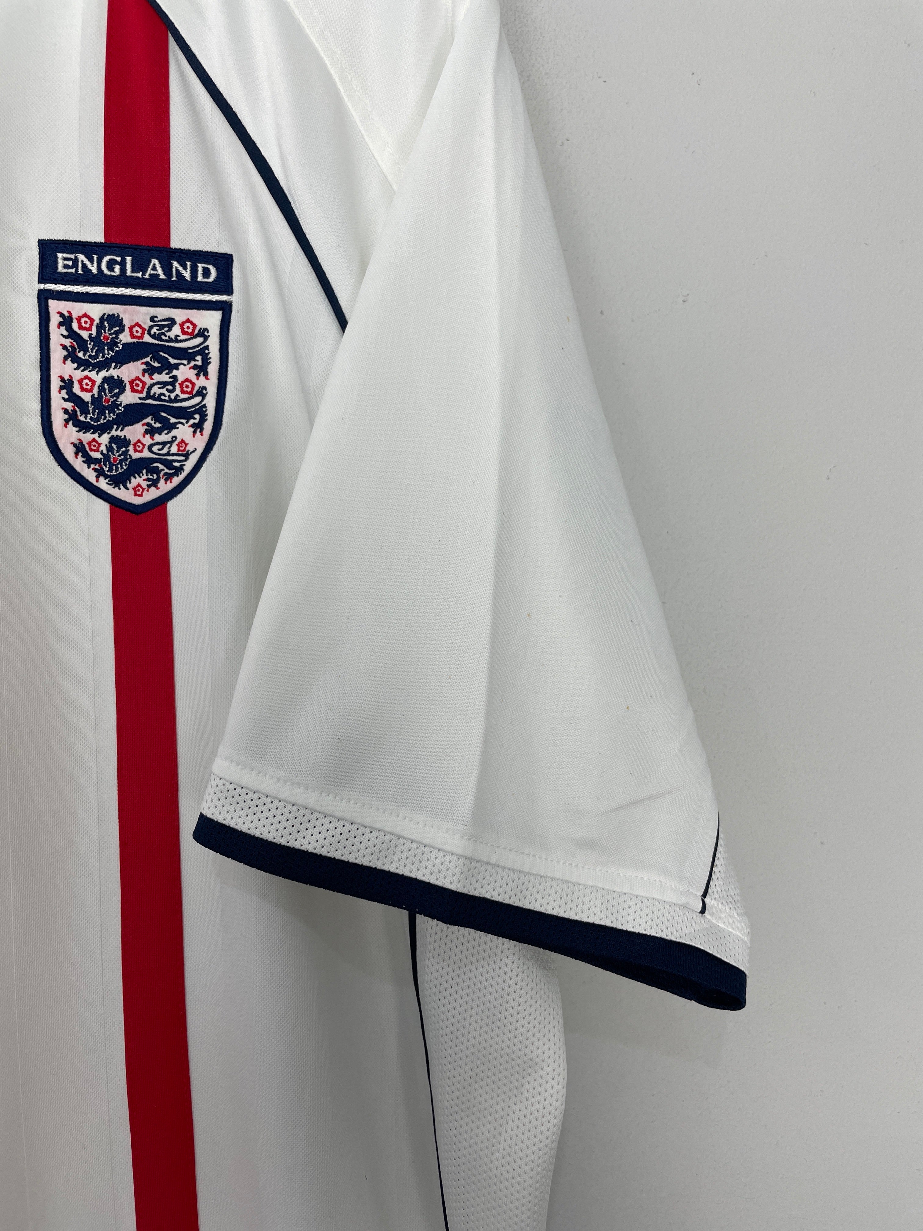 Shop 2001/03 ENGLAND BECKHAM #7 HOME SHIRT (XL) UMBRO, classic football shirts, vintage football shirts & retro soccer jerseys at Cult Kits