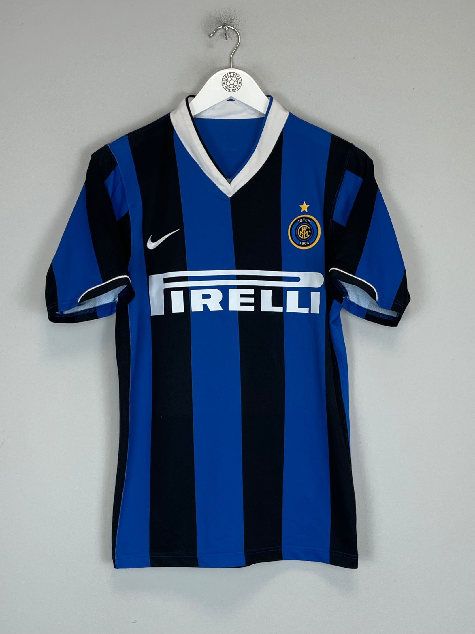 Shop 2006/07 INTER MILAN FIGO #7 HOME SHIRT (M) NIKE, classic football shirts, vintage football shirts & retro soccer jerseys at Cult Kits