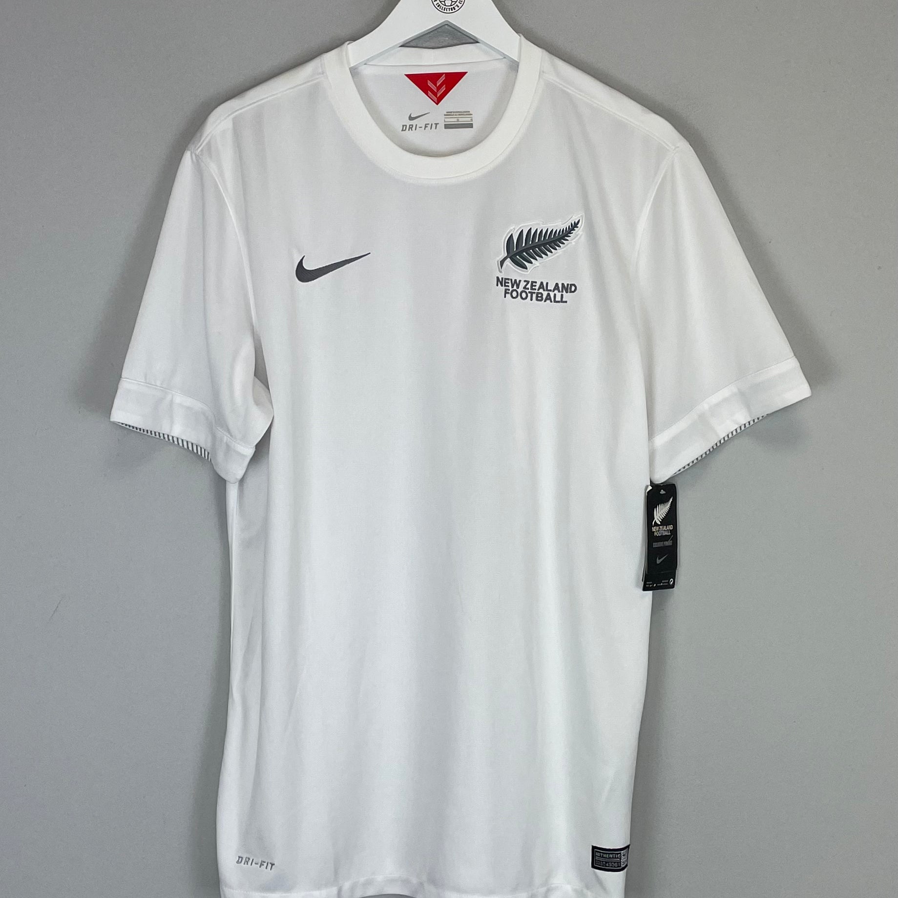Shop 2014/15 NEW ZEALAND *BNWT* HOME SHIRT (L) NIKE, classic football shirts, vintage football shirts & retro soccer jerseys at Cult Kits