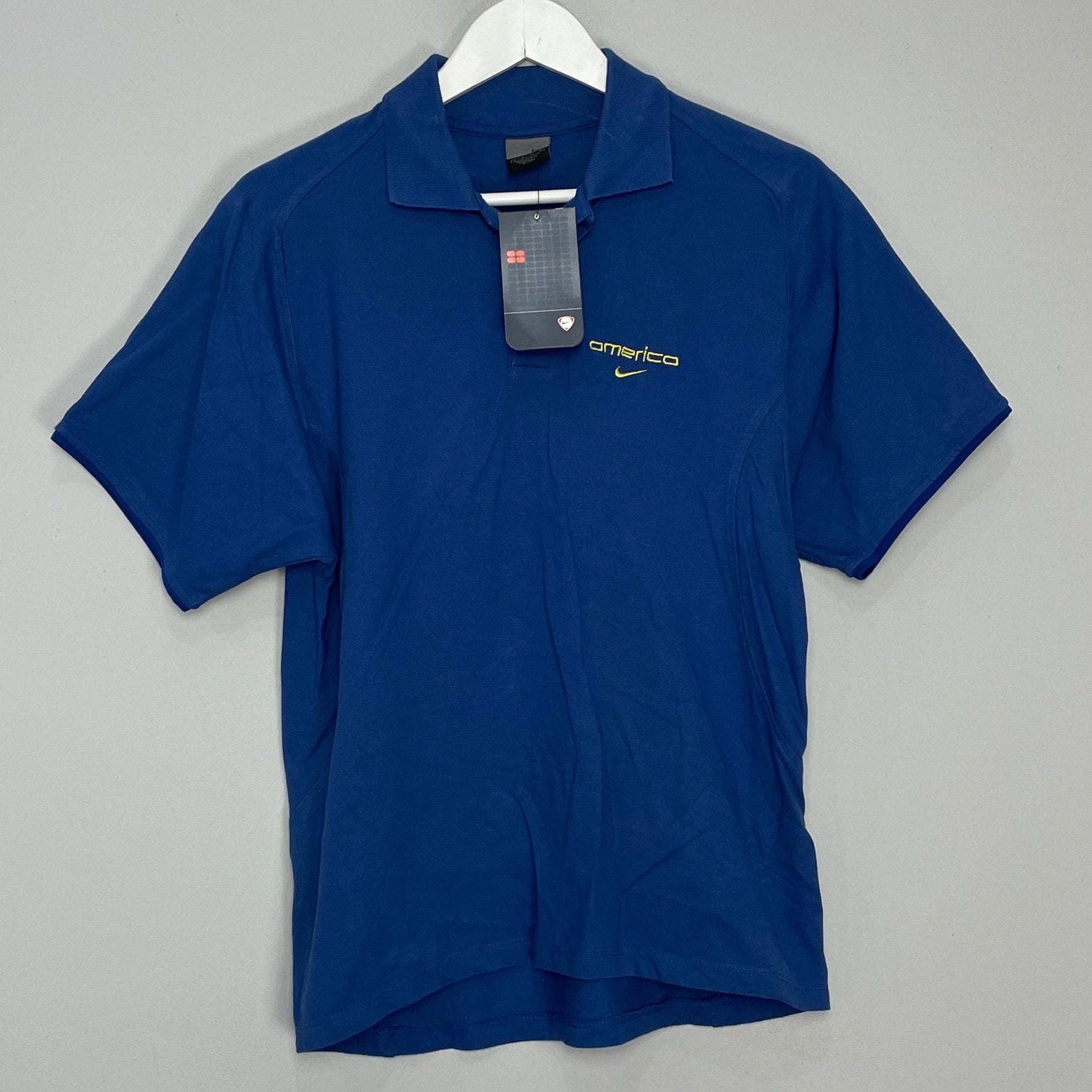 Shop 2005/06 CLUB AMERICA *BNWT* POLO SHIRT (S) NIKE, classic football shirts, vintage football shirts & retro soccer jerseys at Cult Kits