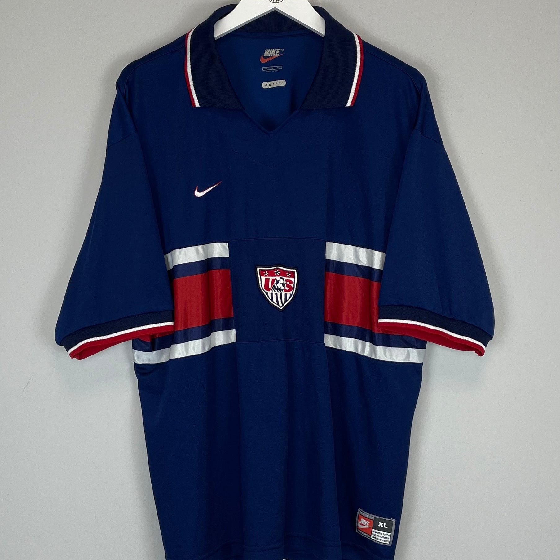 Shop 1995/96 USA AWAY SHIRT (XL) NIKE, classic football shirts, vintage football shirts & retro soccer jerseys at Cult Kits