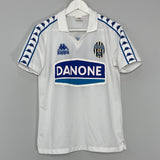 Shop 1994/95 JUVENTUS TRAINING SHIRT (M) KAPPA, classic football shirts, vintage football shirts & retro soccer jerseys at Cult Kits