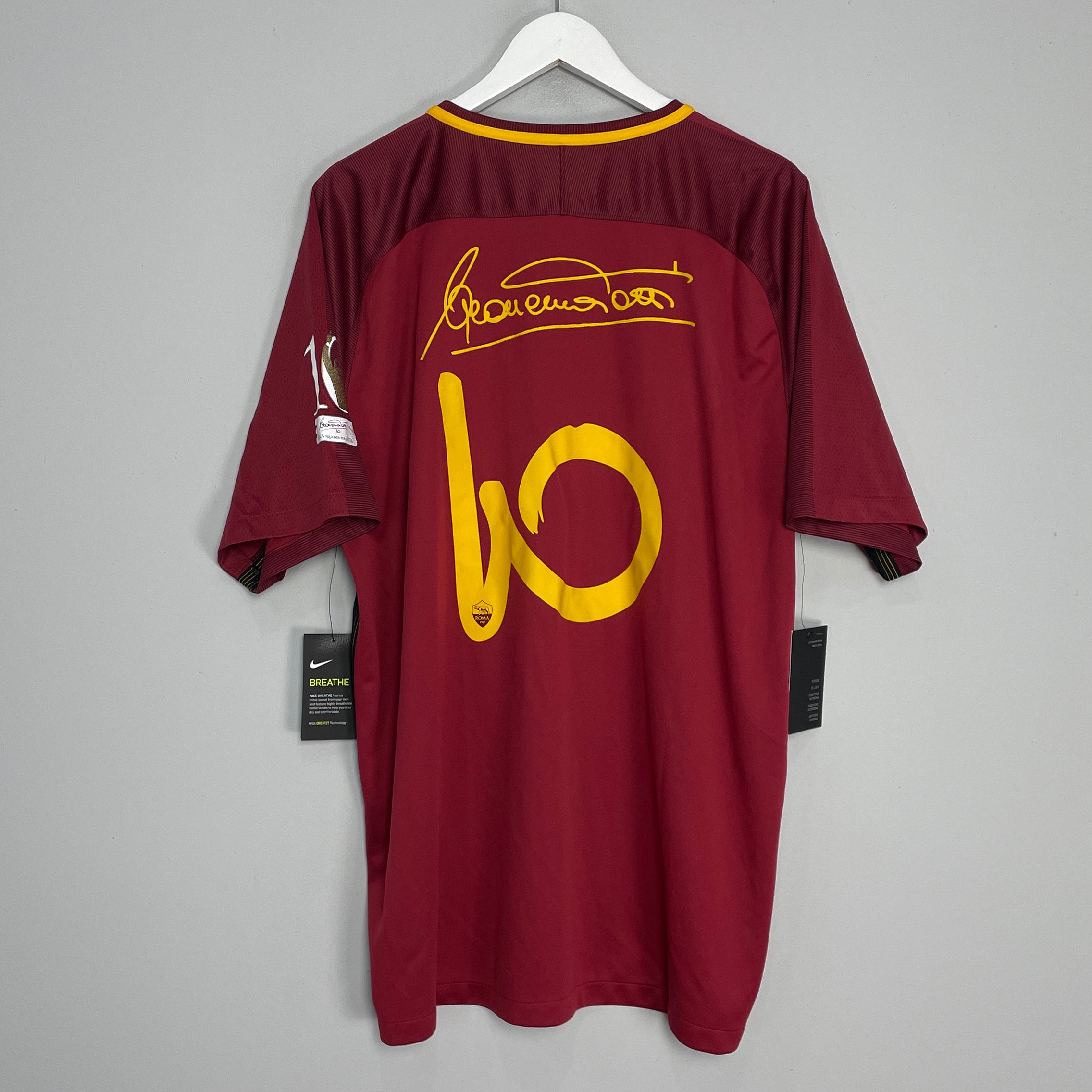 Shop 2016/17 ROMA TOTTI #10 *BNWT* TRIBUTE HOME SHIRT (XXL) NIKE, classic football shirts, vintage football shirts & retro soccer jerseys at Cult Kits