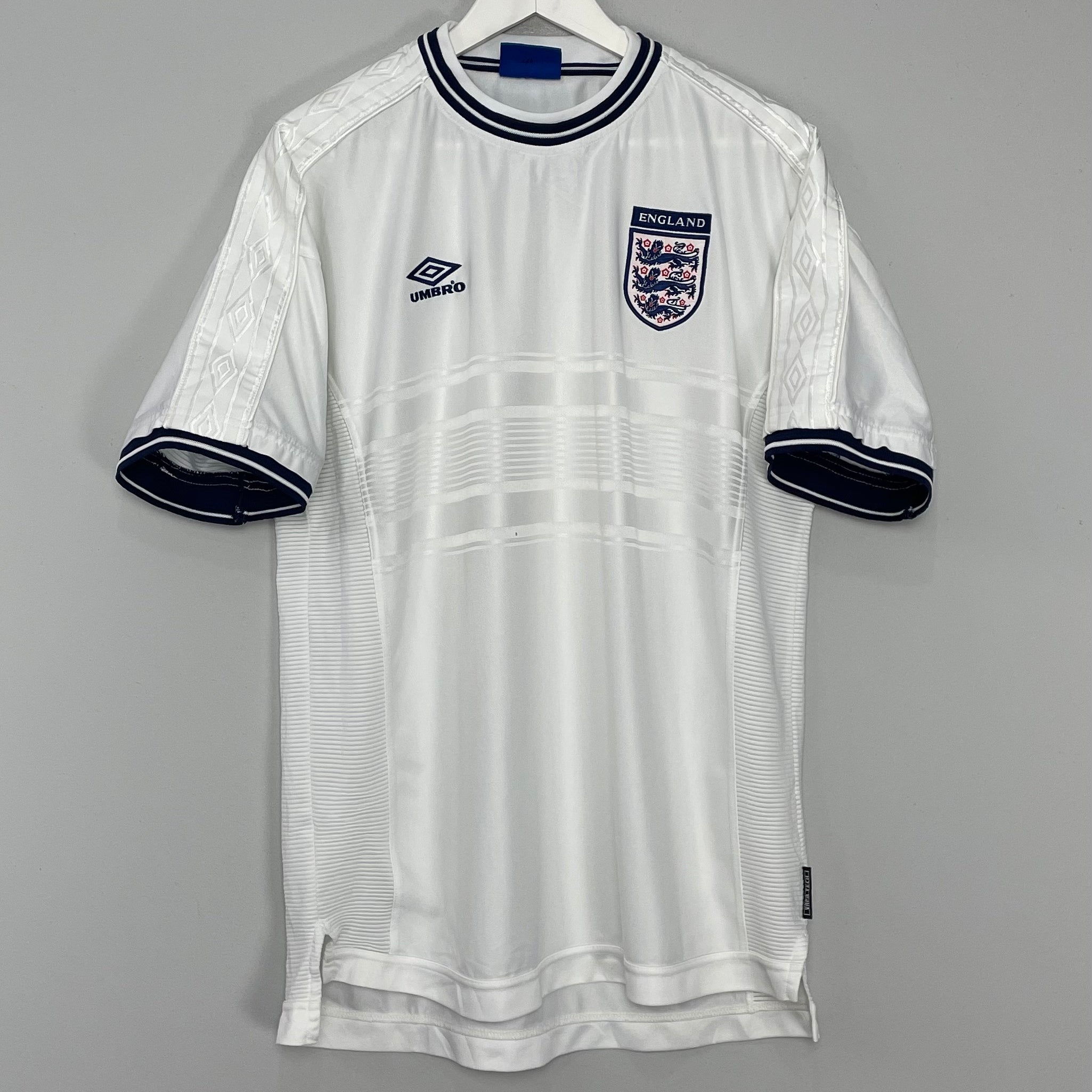 Shop 1999/01 ENGLAND HOME SHIRT (XL) UMBRO, classic football shirts, vintage football shirts & retro soccer jerseys at Cult Kits