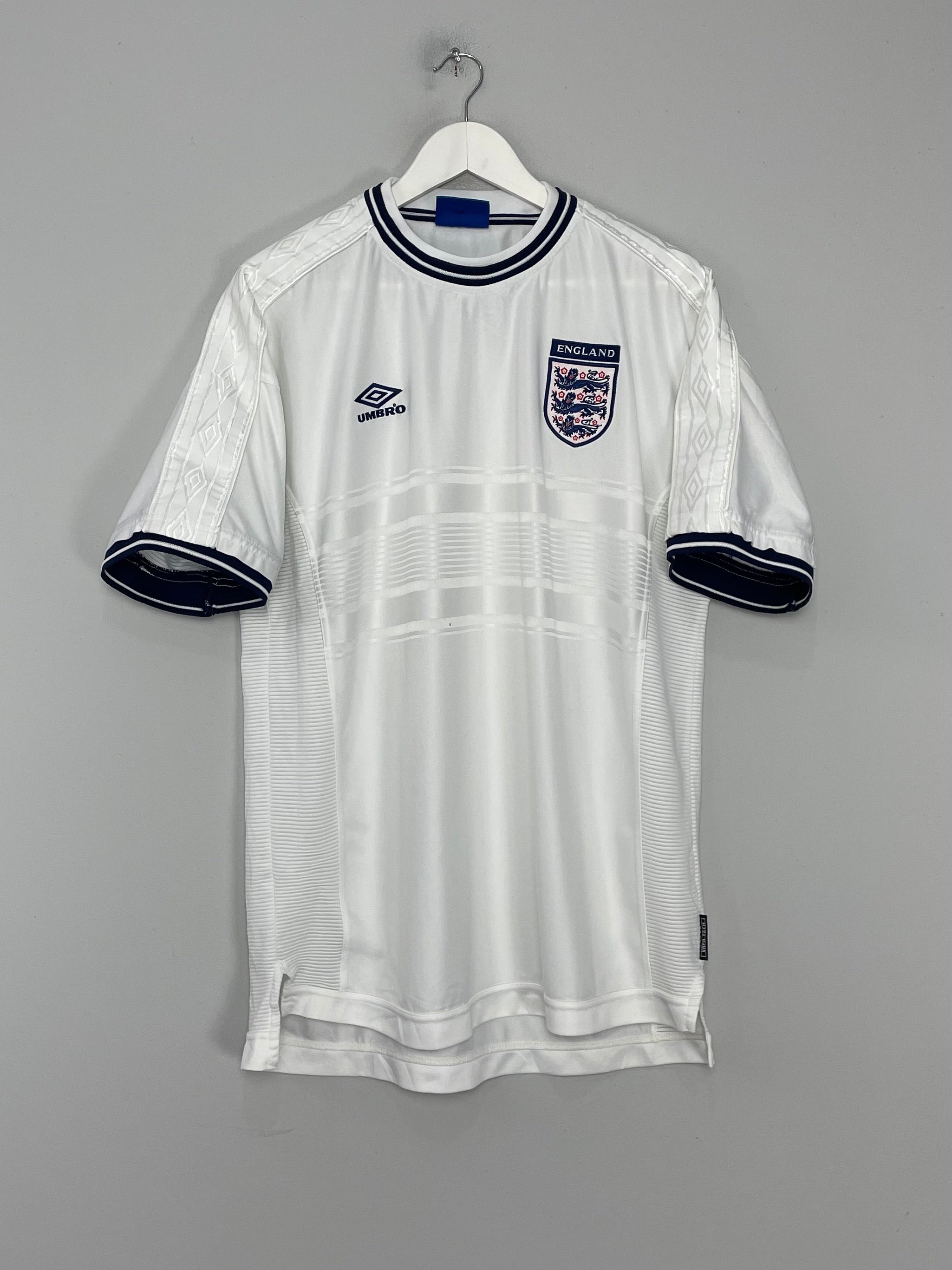 Shop 1999/01 ENGLAND HOME SHIRT (XL) UMBRO, classic football shirts, vintage football shirts & retro soccer jerseys at Cult Kits