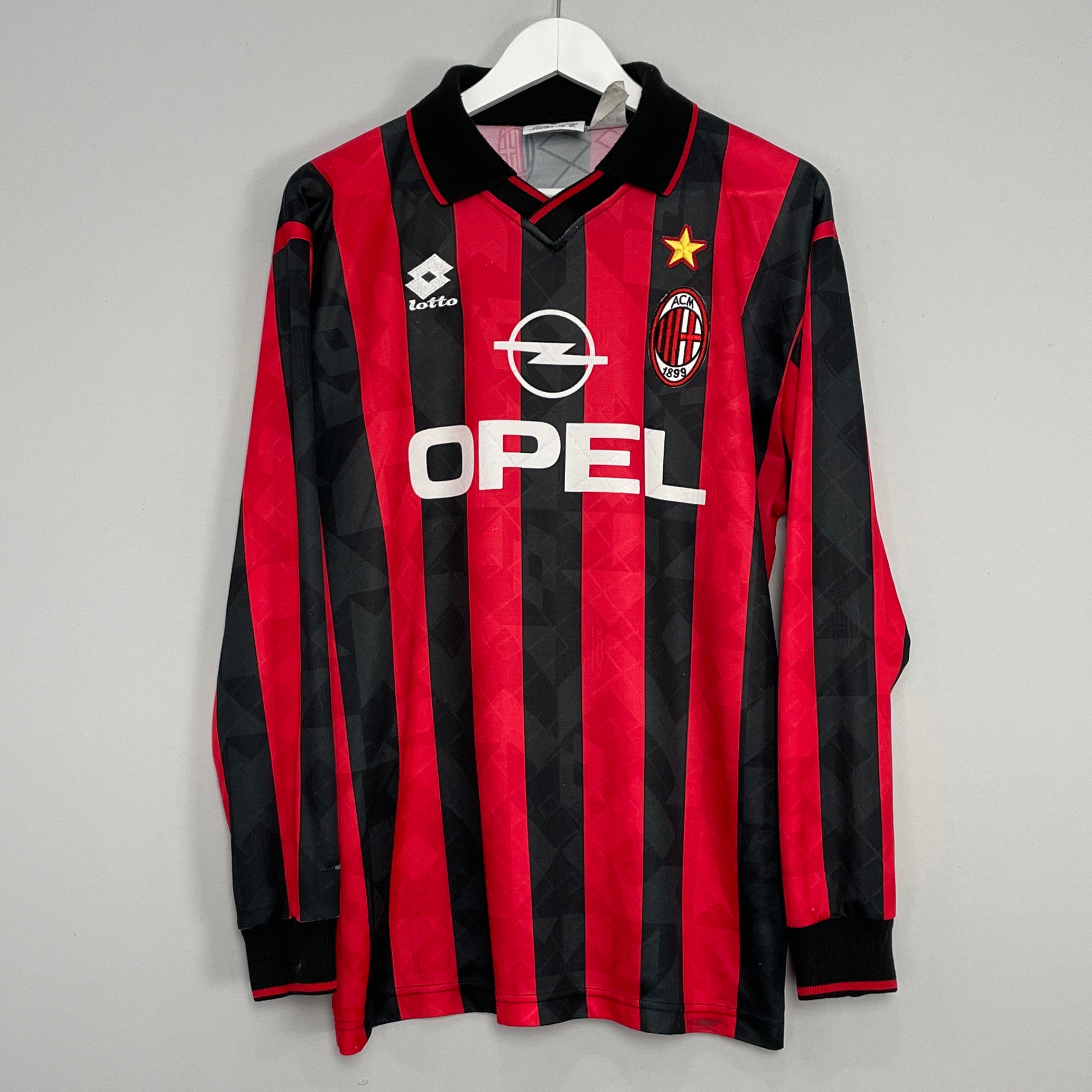 Shop 1995/96 AC MILAN L/S HOME SHIRT (XL) LOTTO, classic football shirts, vintage football shirts & retro soccer jerseys at Cult Kits
