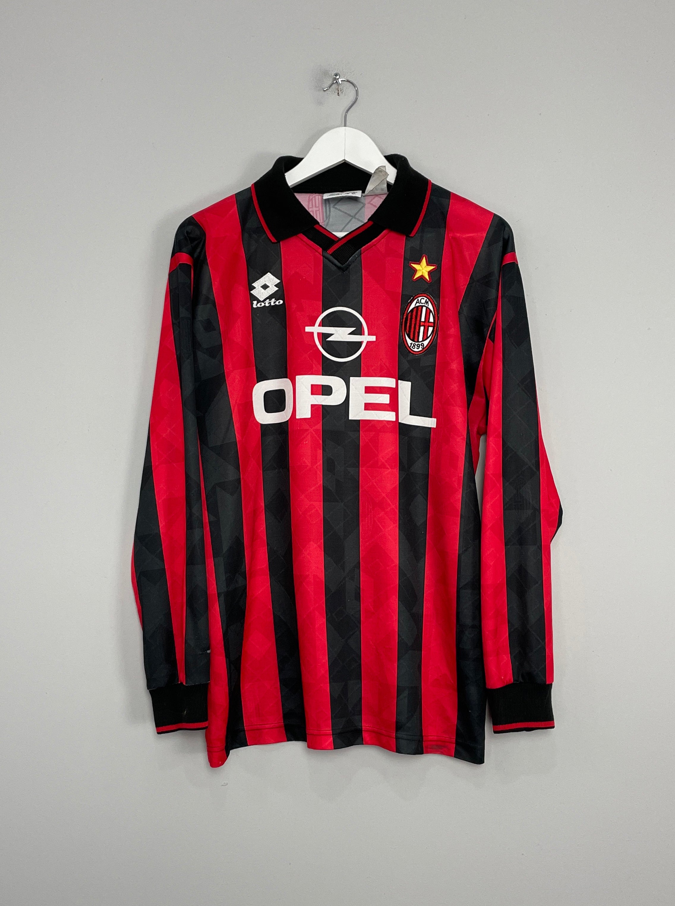 Shop 1995/96 AC MILAN L/S HOME SHIRT (XL) LOTTO, classic football shirts, vintage football shirts & retro soccer jerseys at Cult Kits