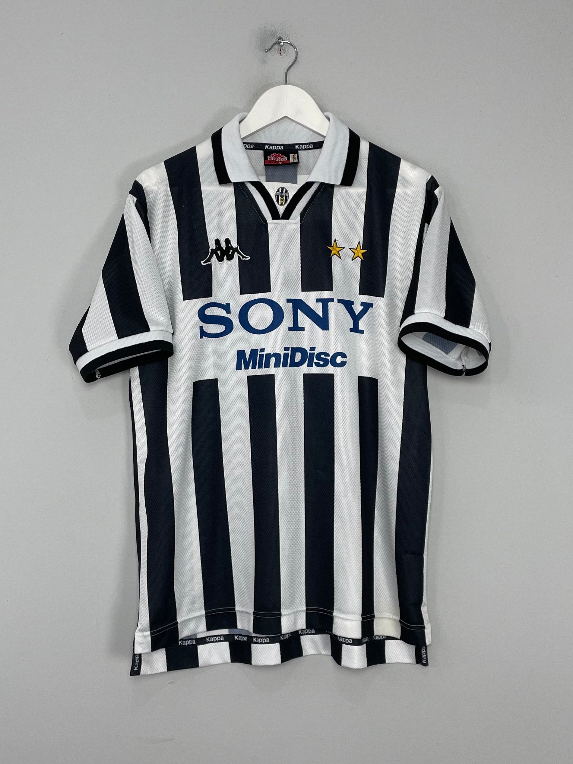 Shop 1995/96 JUVENTUS ZIDANE #21 HOME SHIRT (L) KAPPA, classic football shirts, vintage football shirts & retro soccer jerseys at Cult Kits