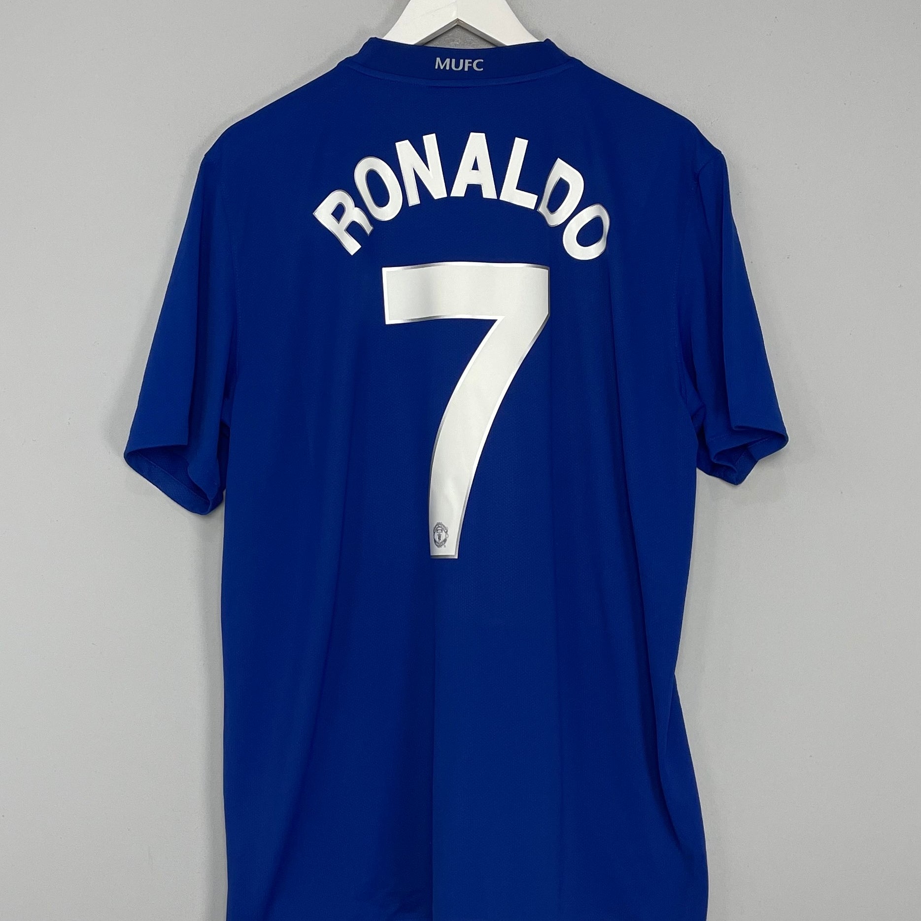 Shop 2008/09 MANCHESTER UNITED RONALDO #7 AWAY SHIRT (XL) NIKE, classic football shirts, vintage football shirts & retro soccer jerseys at Cult Kits