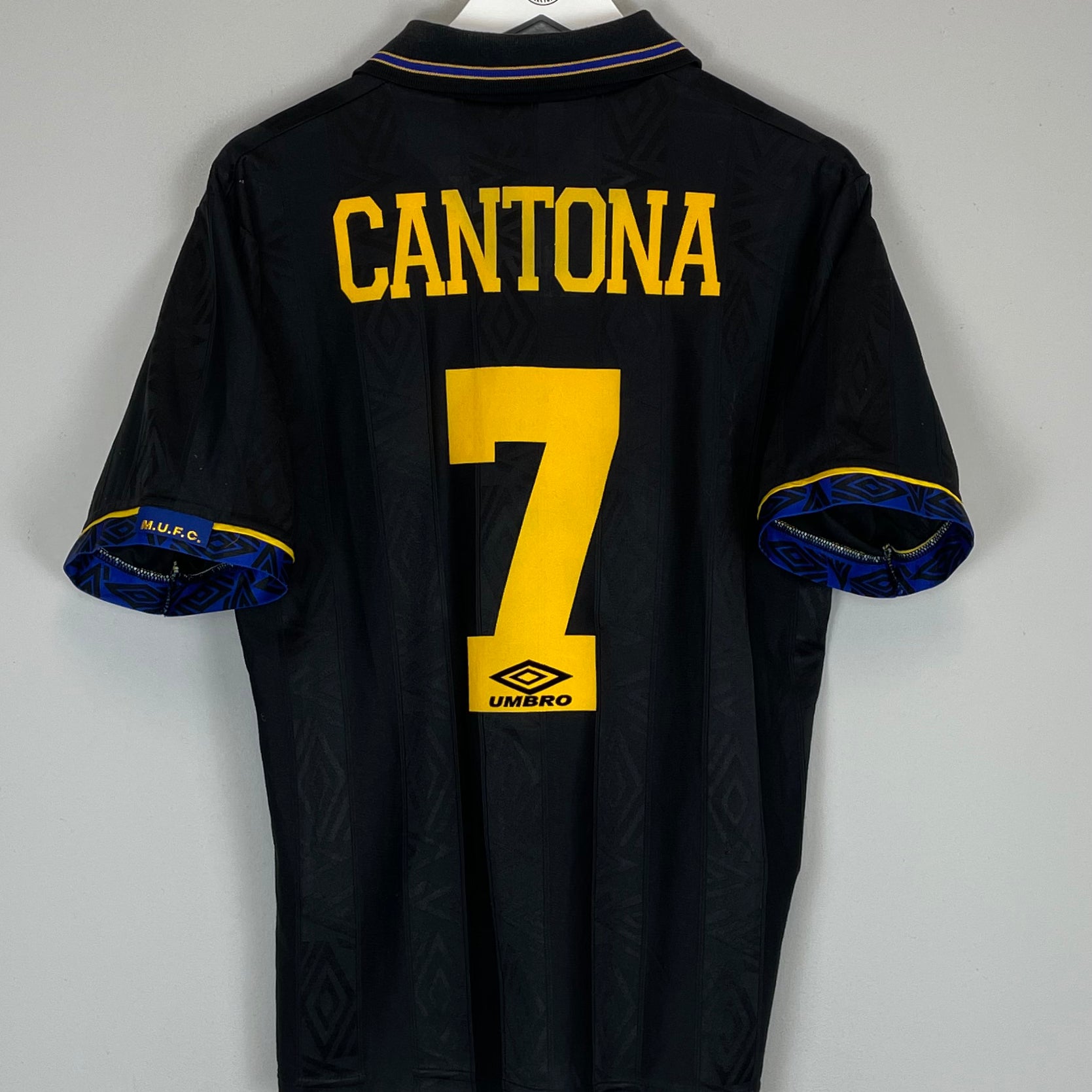Shop 1993/94 MANCHESTER UNITED CANTONA #7 AWAY SHIRT (M) UMBRO, classic football shirts, vintage football shirts & retro soccer jerseys at Cult Kits