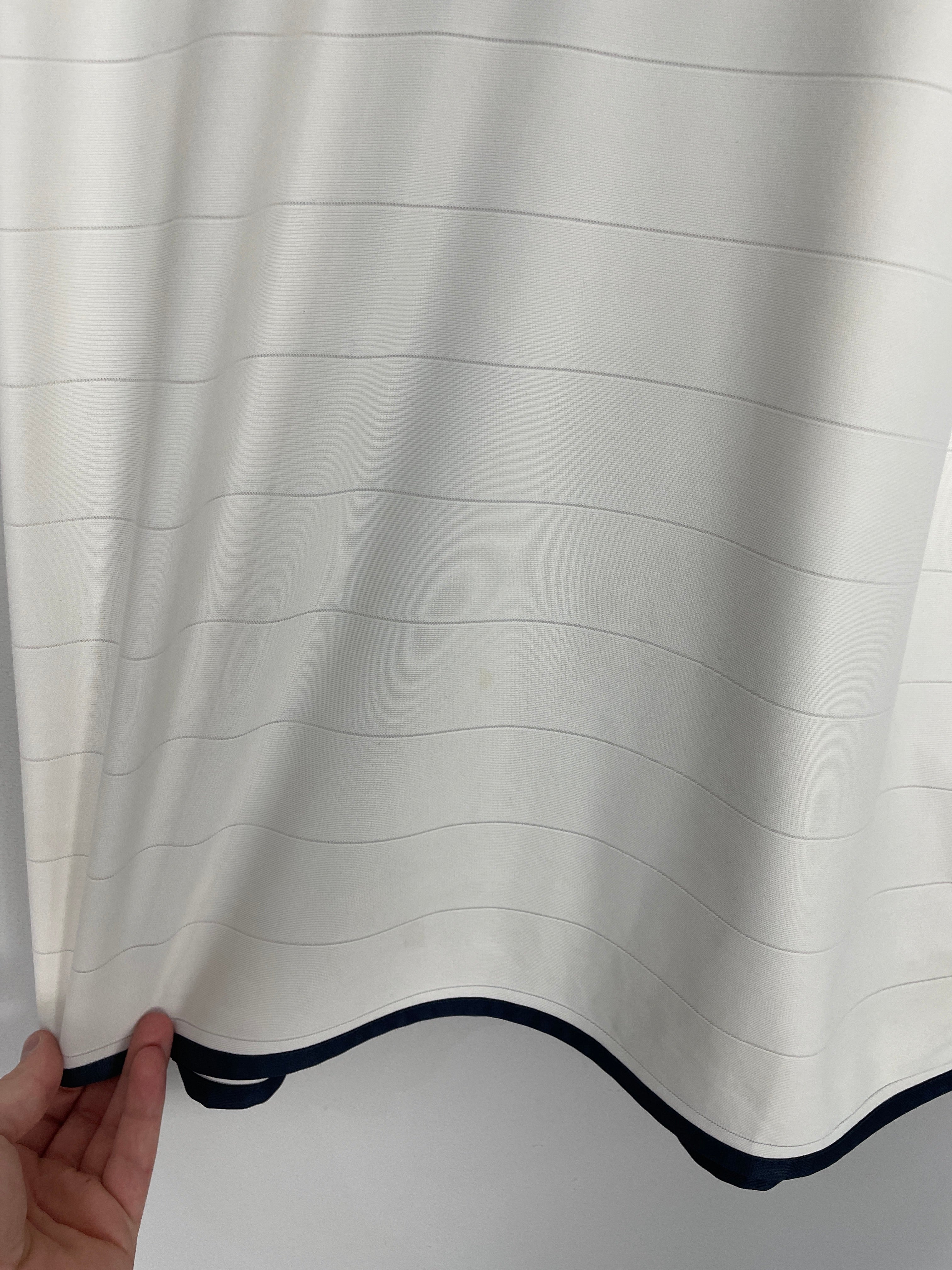 Shop 2003/05 ENGLAND BECKHAM #7 HOME SHIRT (XL) UMBRO, classic football shirts, vintage football shirts & retro soccer jerseys at Cult Kits