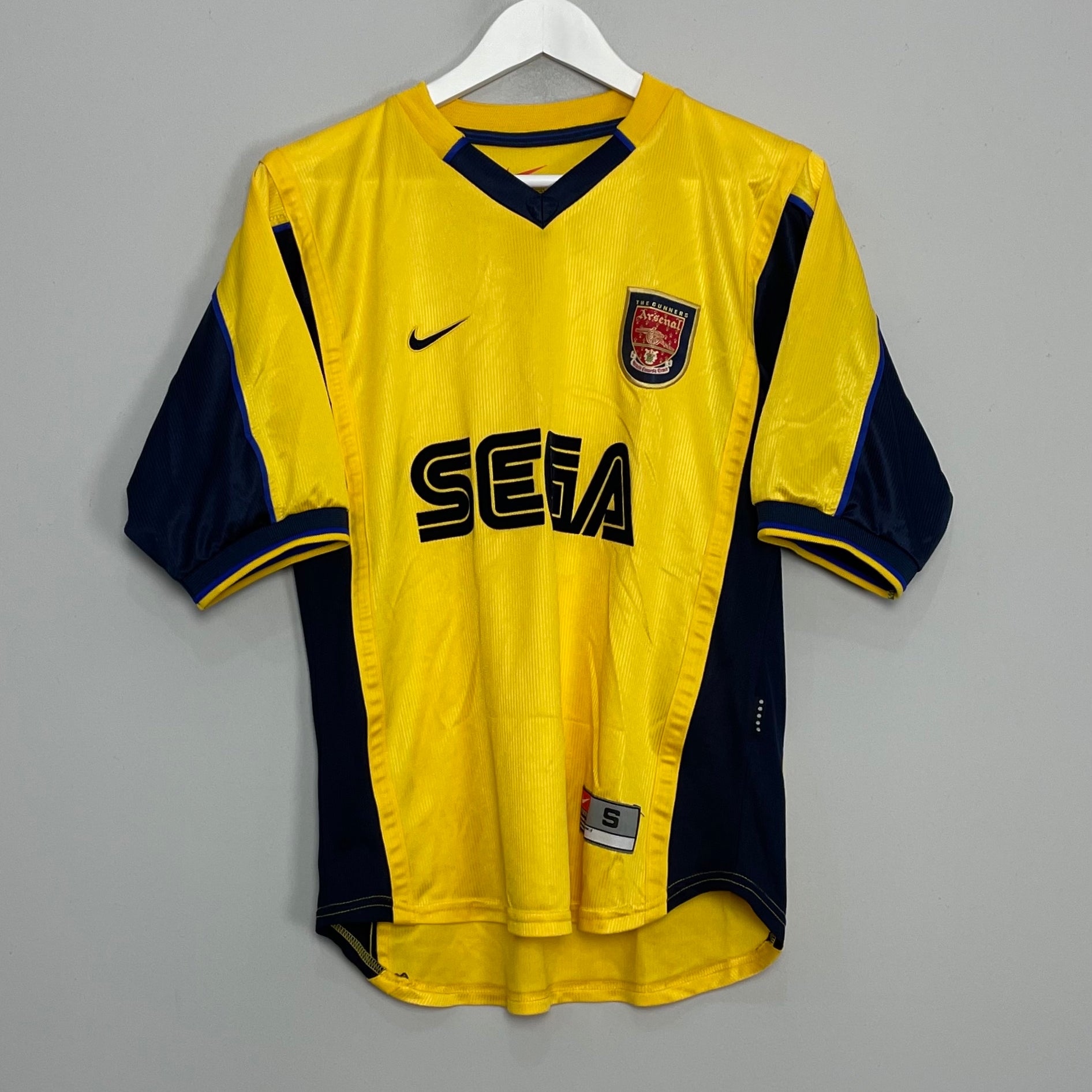 Shop 1999/01 ARSENAL AWAY SHIRT (S) NIKE, classic football shirts, vintage football shirts & retro soccer jerseys at Cult Kits
