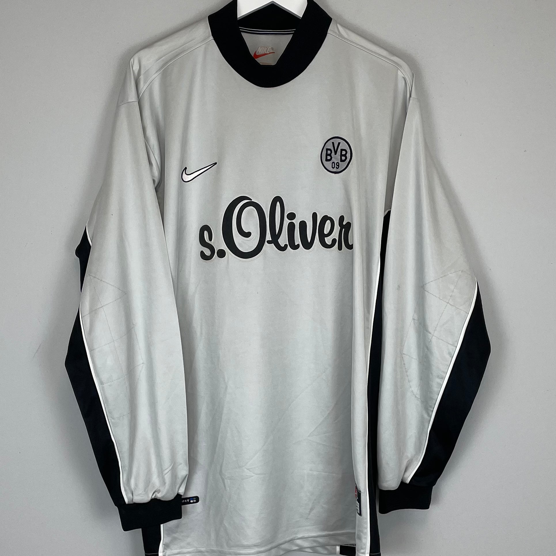Shop 1998/00 DORTMUND GK SHIRT (XL) NIKE, classic football shirts, vintage football shirts & retro soccer jerseys at Cult Kits