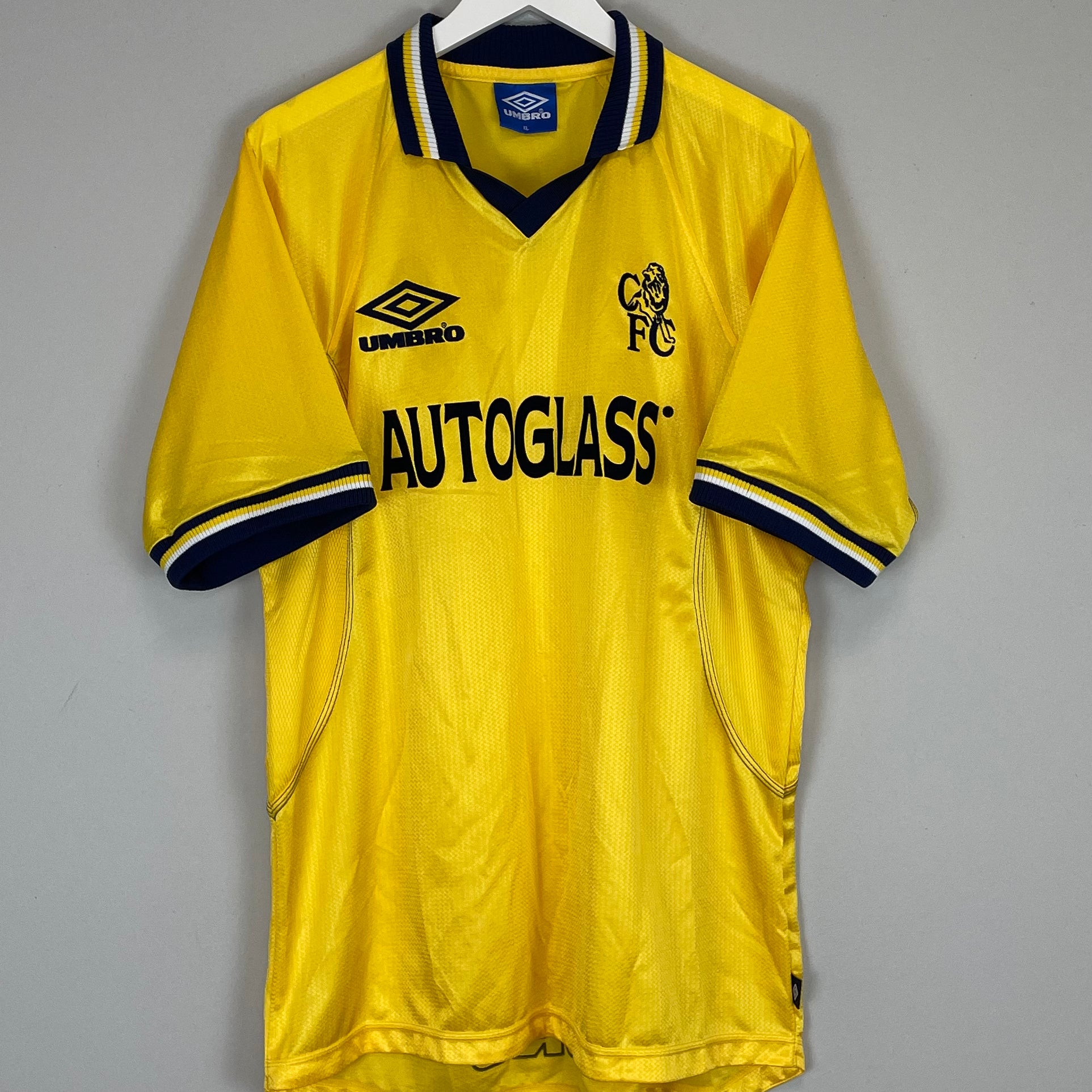 Shop 1998/00 CHELSEA THIRD SHIRT (XL) UMBRO, classic football shirts, vintage football shirts & retro soccer jerseys at Cult Kits