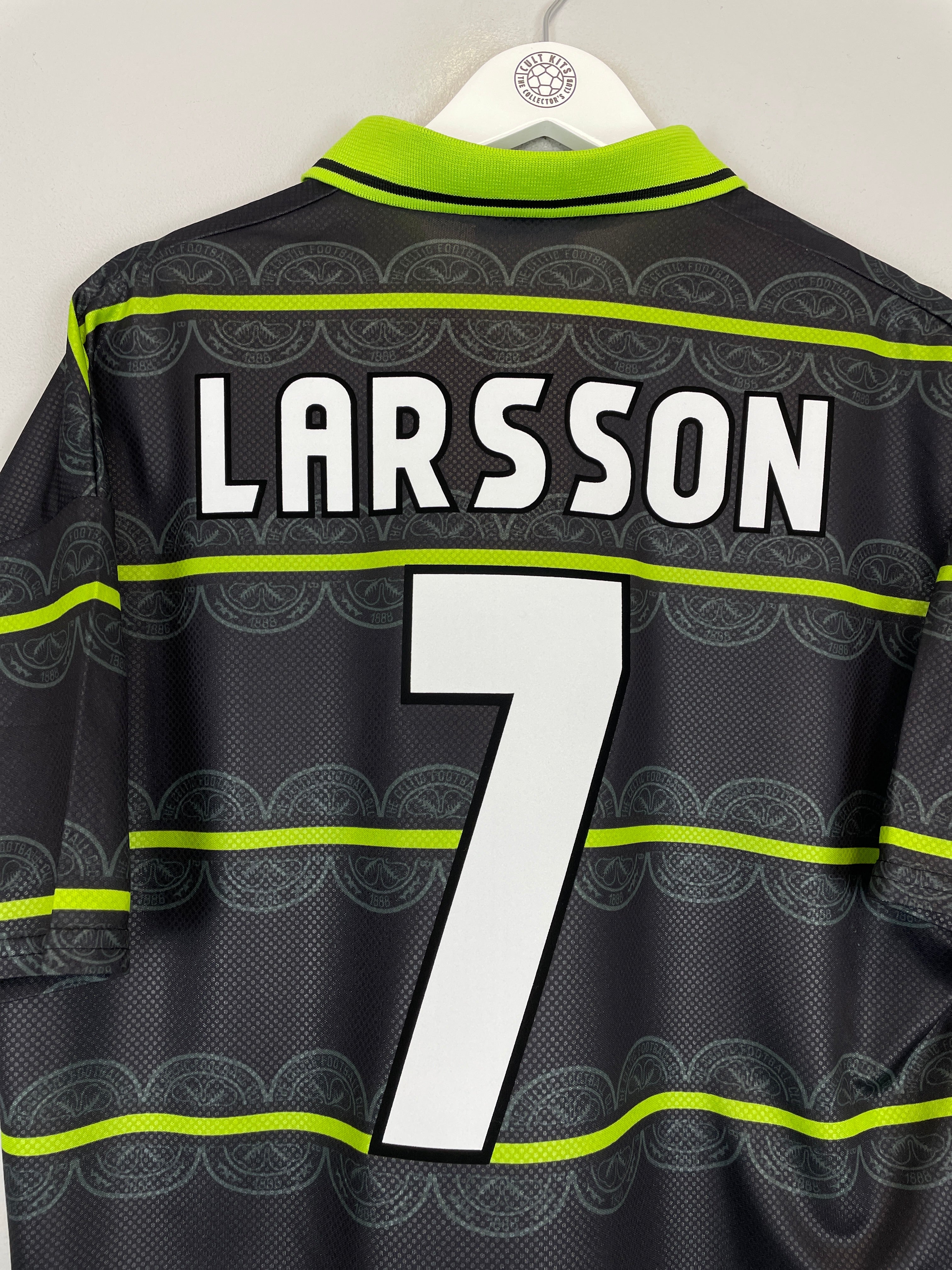 Shop 1999/00 CELTIC LARSSON #7 AWAY SHIRT (L) UMBRO, classic football shirts, vintage football shirts & retro soccer jerseys at Cult Kits