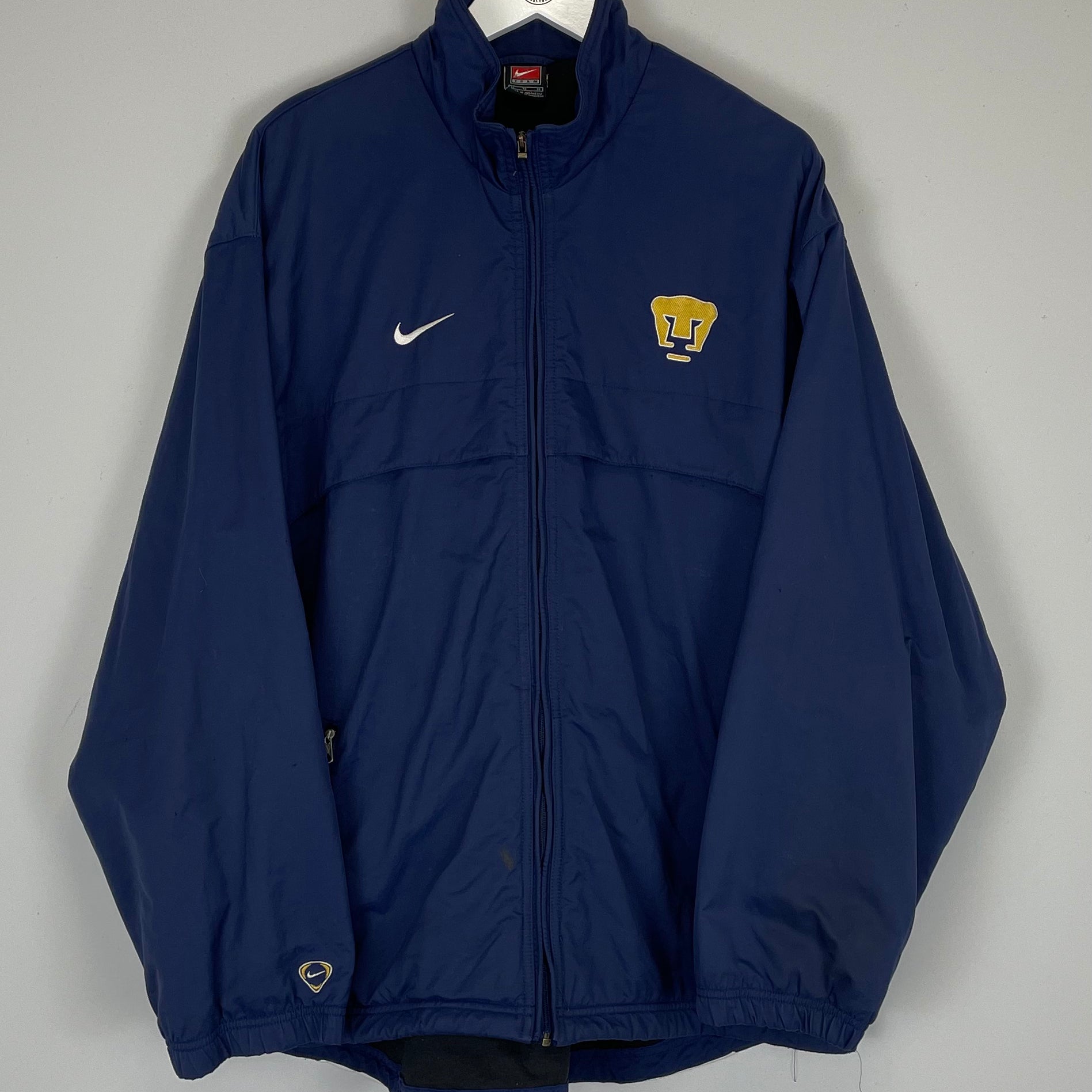 Shop 2001/02 UNAM PUMAS JACKET (XL) NIKE, classic football shirts, vintage football shirts & retro soccer jerseys at Cult Kits