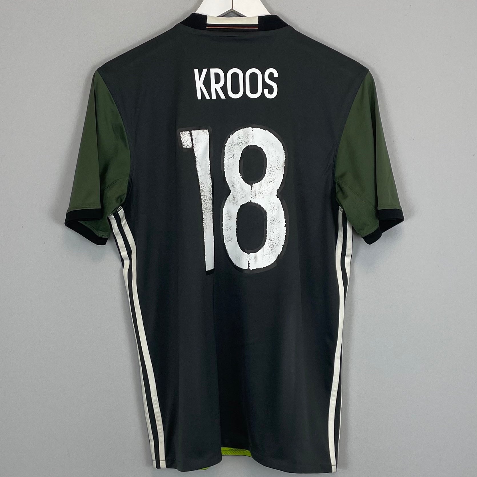 Shop 2015/16 GERMANY KROOS #18 AWAY SHIRT (M) ADIDAS, classic football shirts, vintage football shirts & retro soccer jerseys at Cult Kits