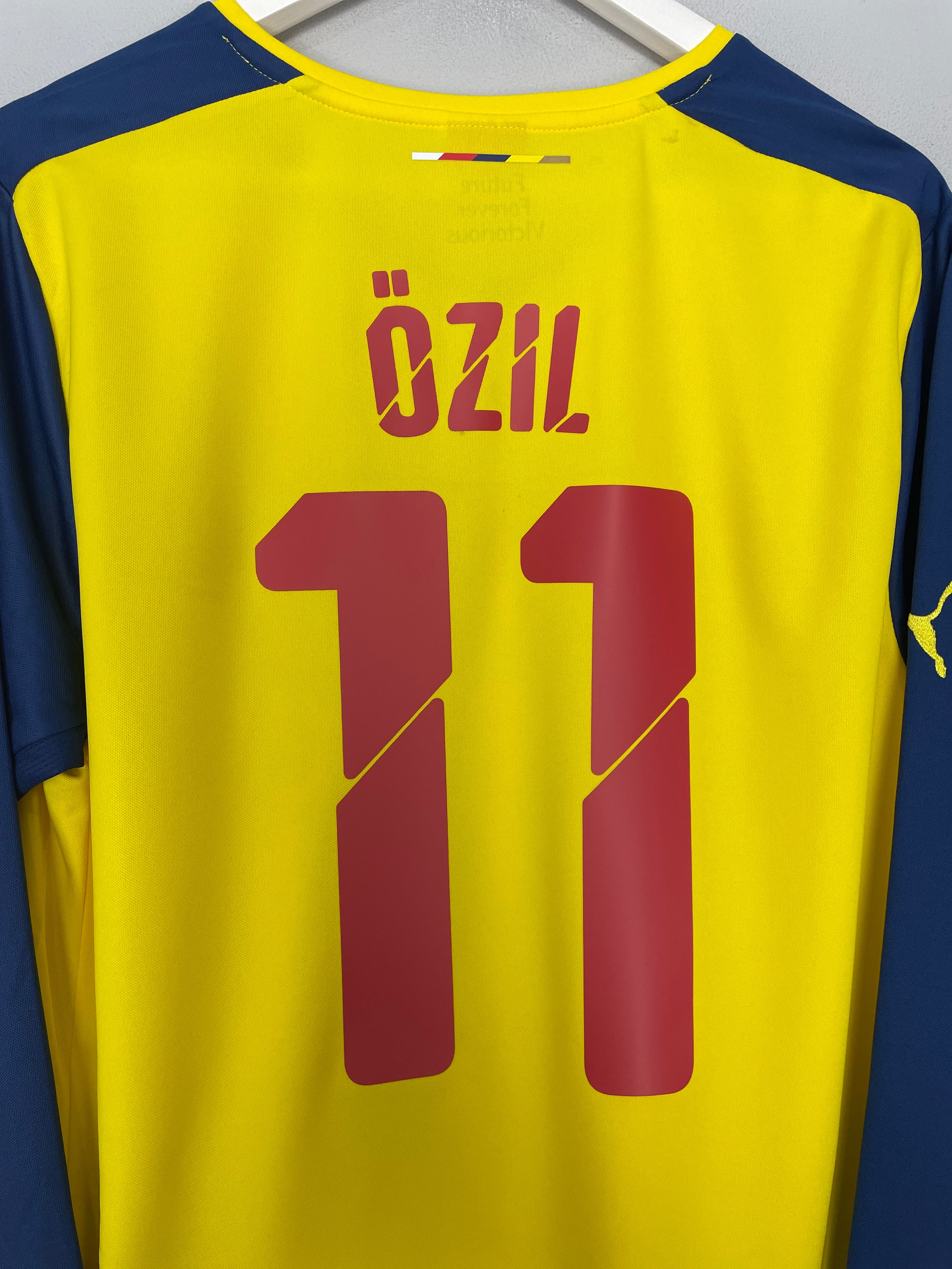 Shop 2014/15 ARSENAL OZIL #11 L/S AWAY SHIRT (L) PUMA, classic football shirts, vintage football shirts & retro soccer jerseys at Cult Kits