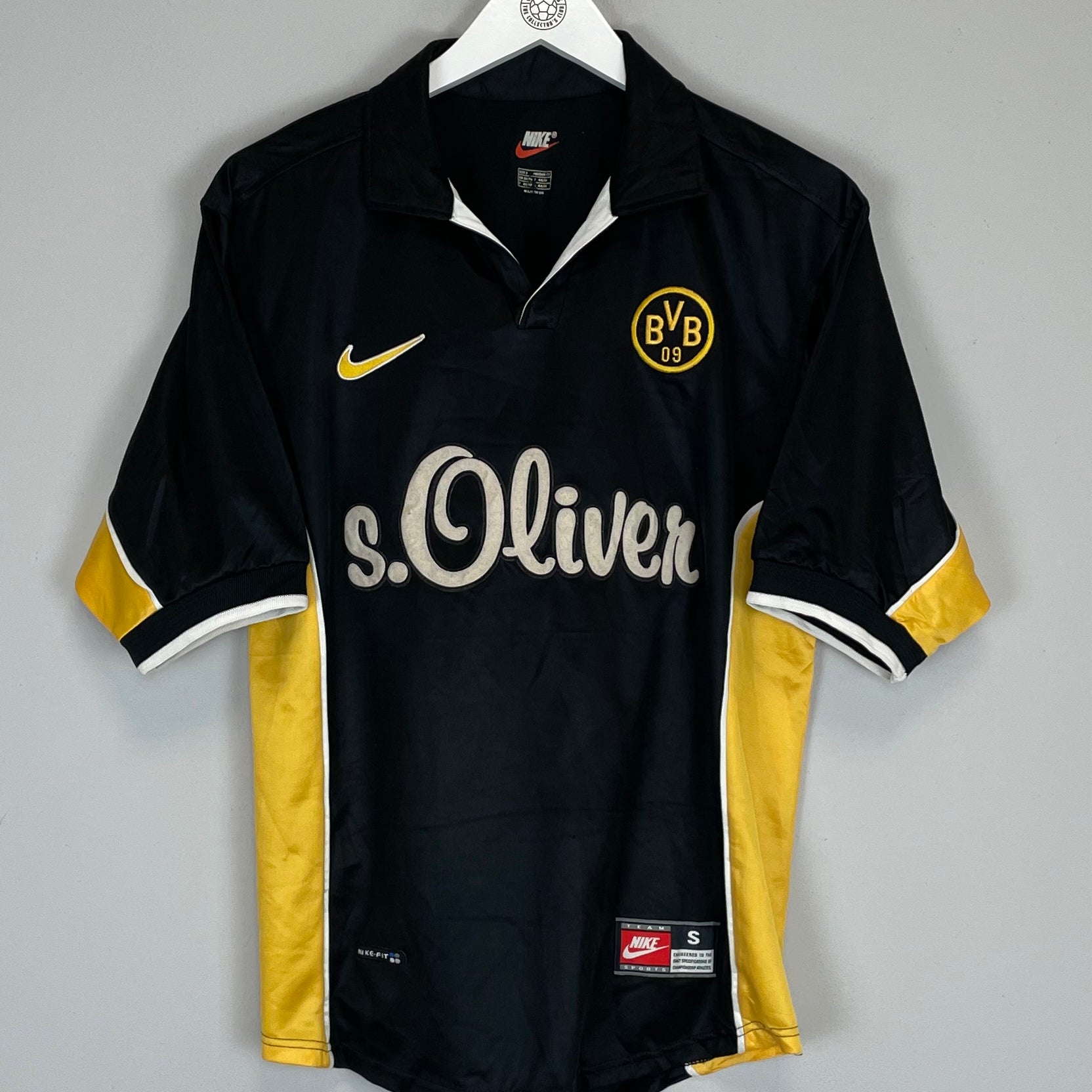 Shop 1998/00 DORTMUND AWAY SHIRT (S) NIKE, classic football shirts, vintage football shirts & retro soccer jerseys at Cult Kits