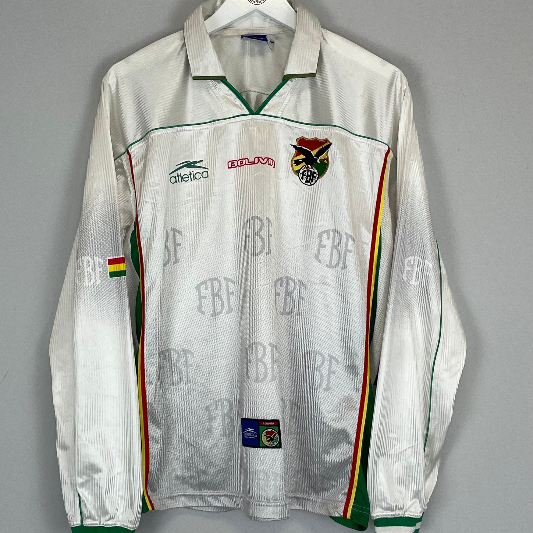 Shop 2002 BOLIVIA L/S AWAY SHIRT (L) ATLETICA, classic football shirts, vintage football shirts & retro soccer jerseys at Cult Kits