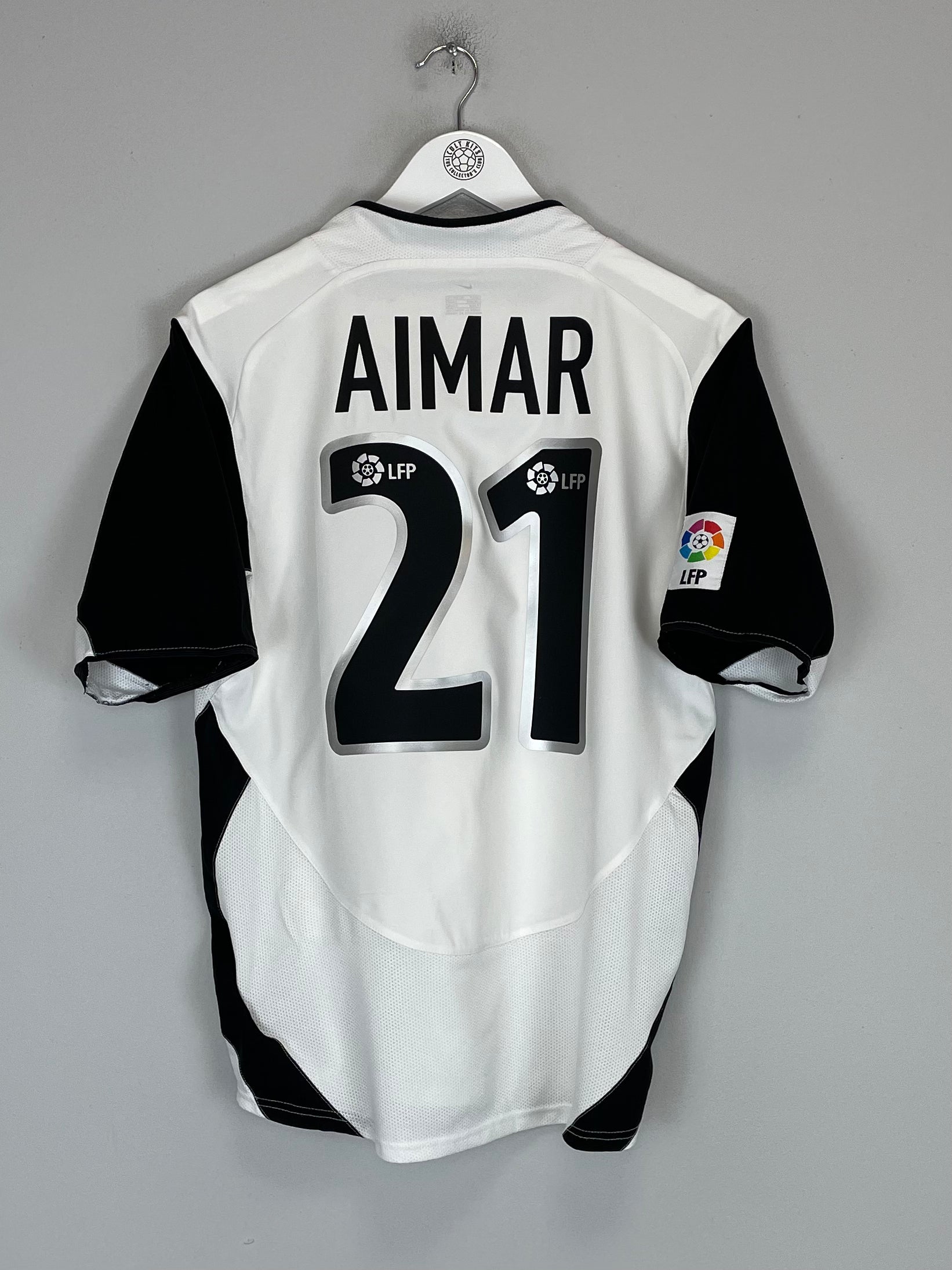 Shop 2004/05 VALENCIA AIMAR #21 HOME SHIRT (S) NIKE, classic football shirts, vintage football shirts & retro soccer jerseys at Cult Kits