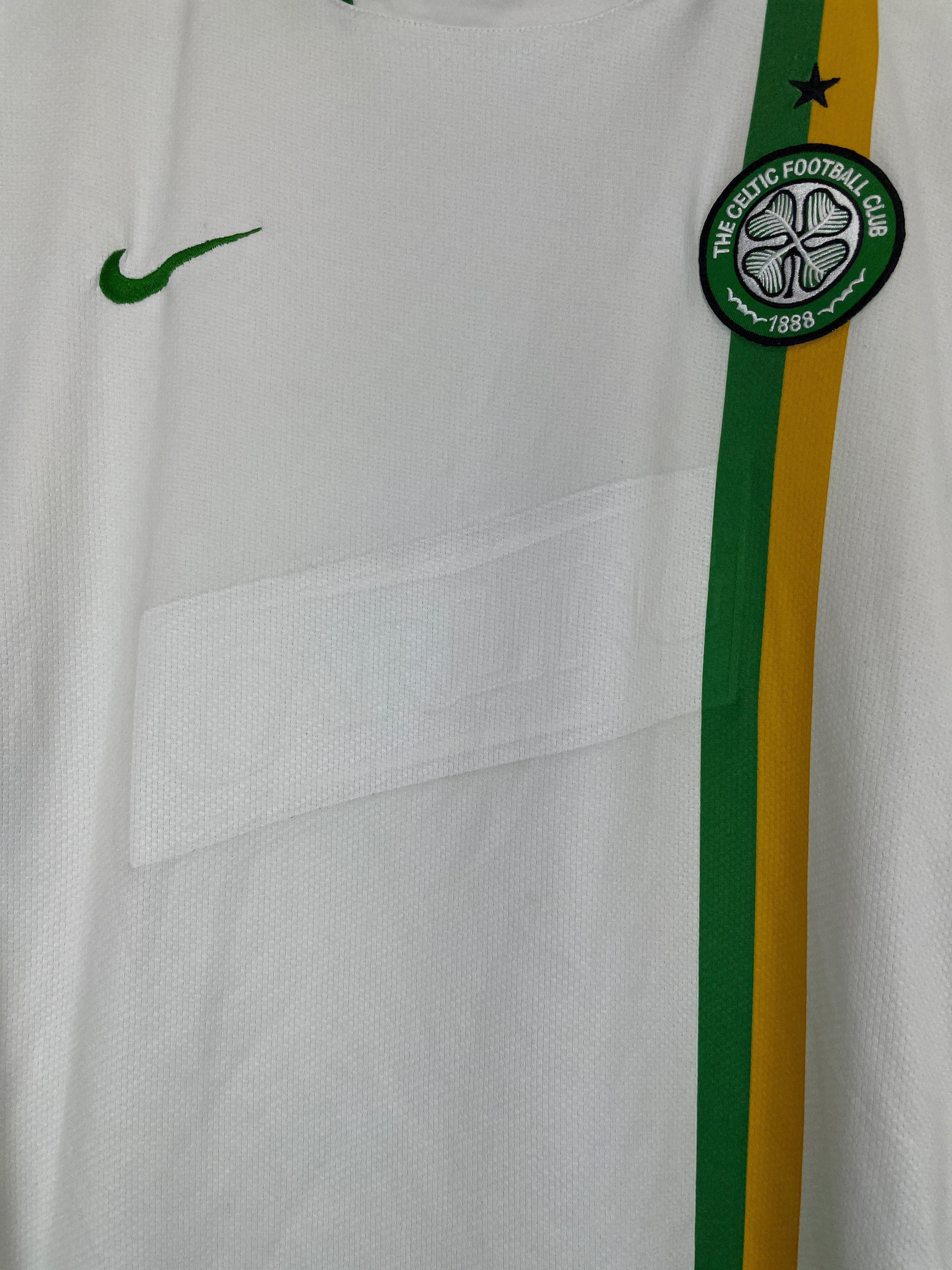Shop 2006/08 CELTIC L/S AWAY SHIRT (L) NIKE, classic football shirts, vintage football shirts & retro soccer jerseys at Cult Kits