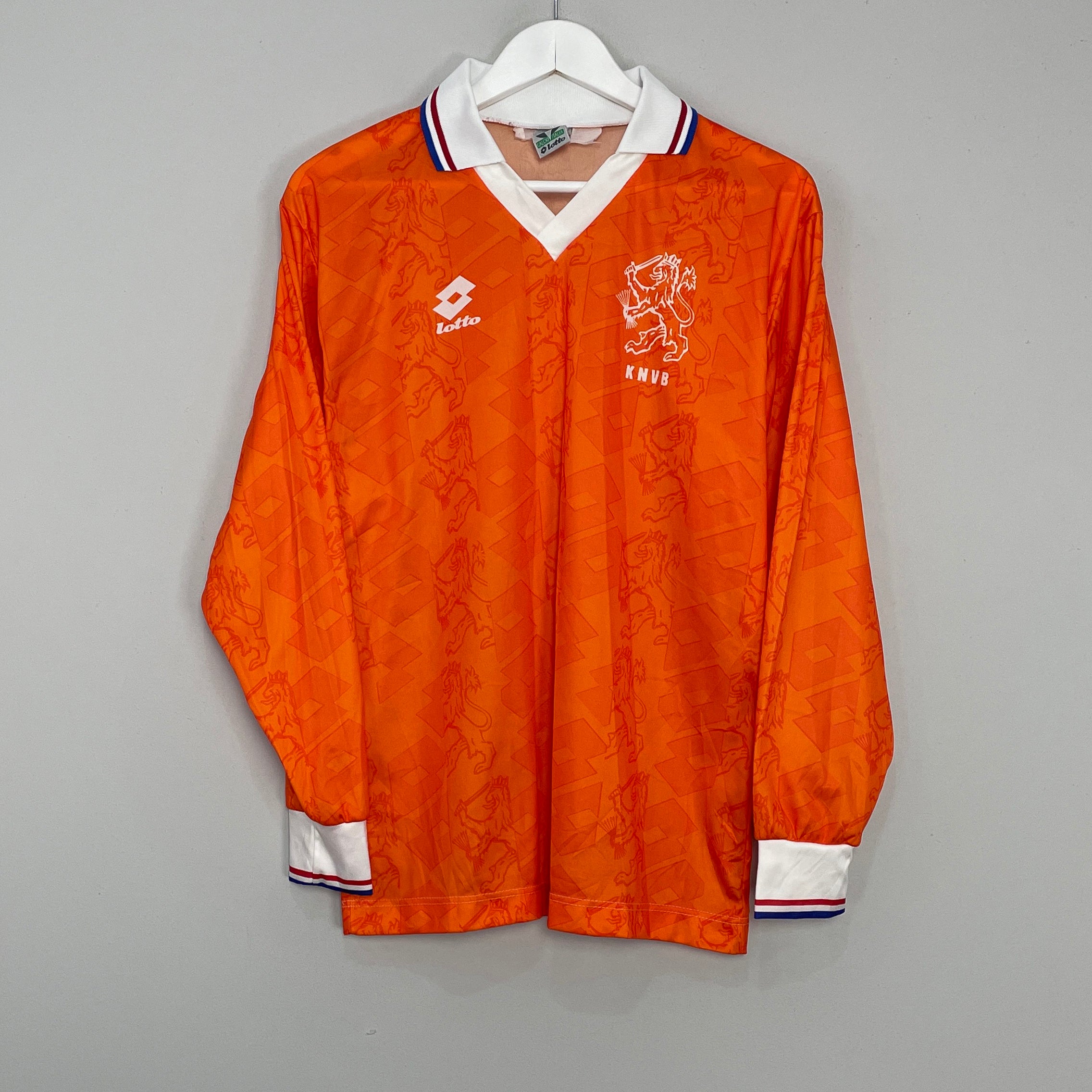 Shop 1994/95 NETHERLANDS #11 L/S HOME SHIRT (M) LOTTO, classic football shirts, vintage football shirts & retro soccer jerseys at Cult Kits