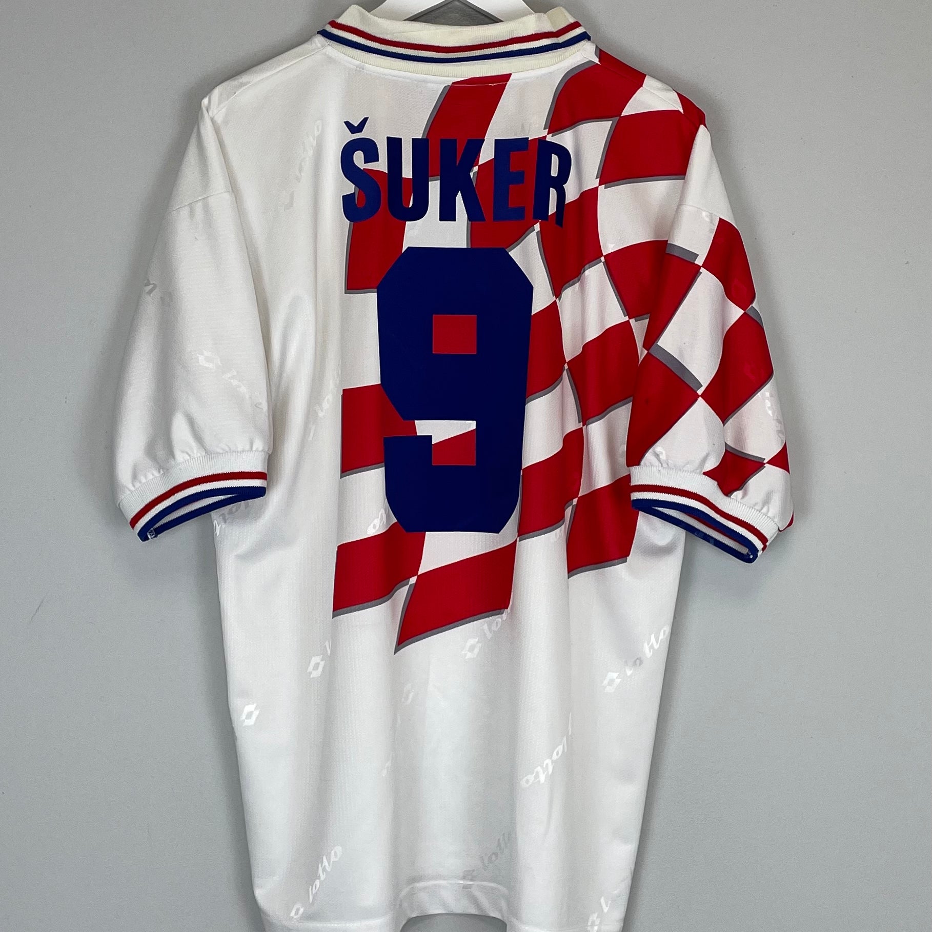 Shop 1998/00 CROATIA SUKER #9 HOME SHIRT (XL) LOTTO, classic football shirts, vintage football shirts & retro soccer jerseys at Cult Kits