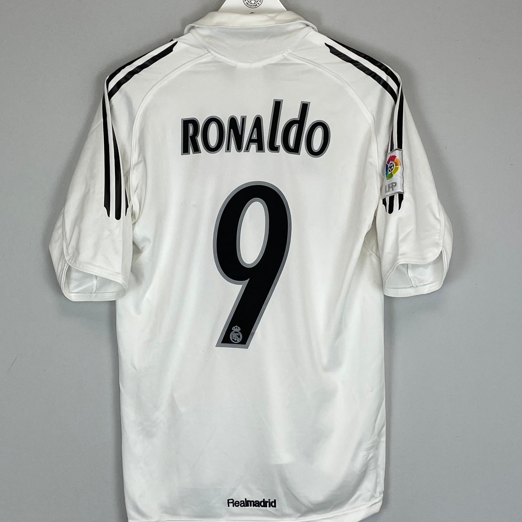 Shop 2005/06 REAL MADRID RONALDO #9 HOME SHIRT (M) ADIDAS, classic football shirts, vintage football shirts & retro soccer jerseys at Cult Kits