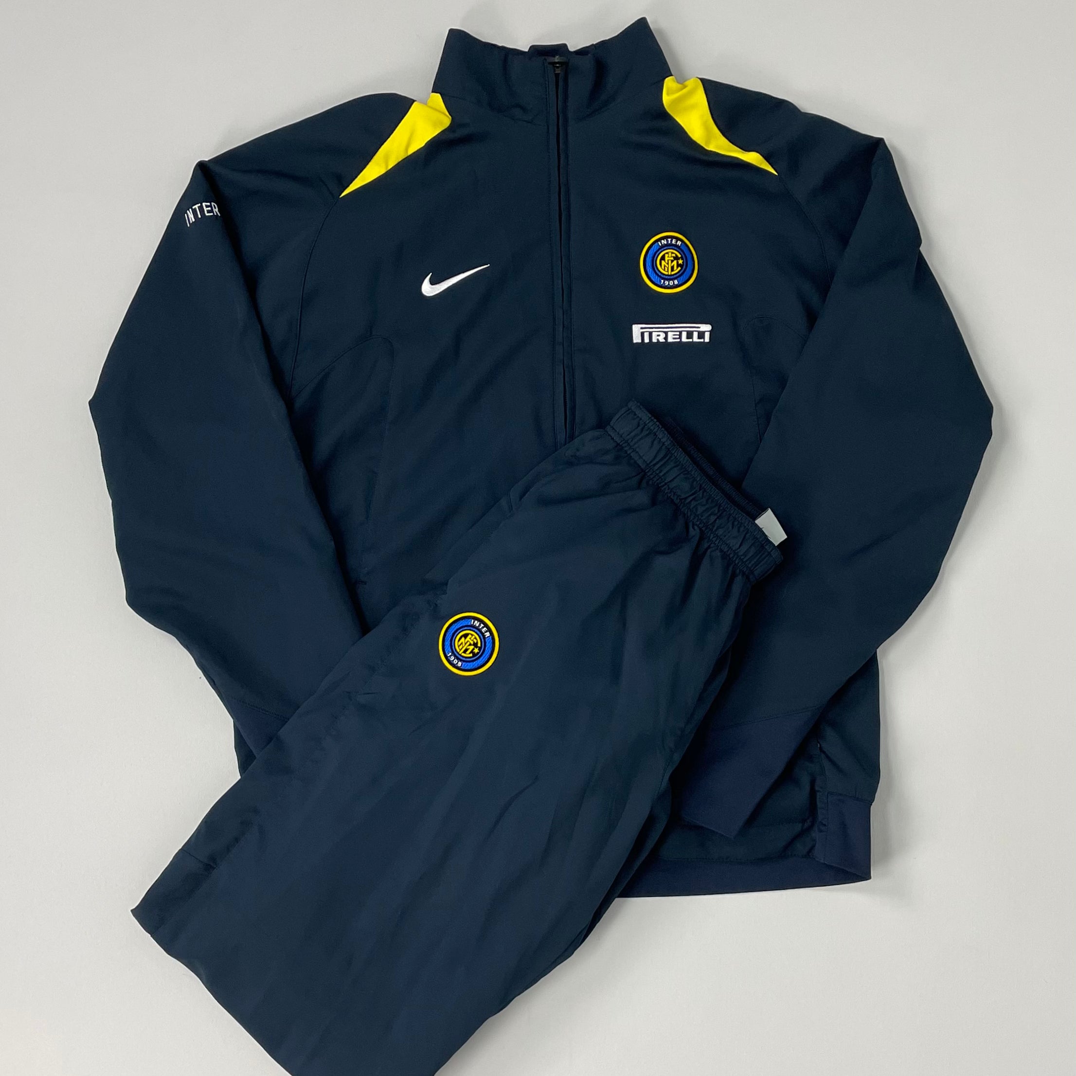Shop 2005/06 INTER MILAN FULL TRACKSUIT (L) NIKE, classic football shirts, vintage football shirts & retro soccer jerseys at Cult Kits