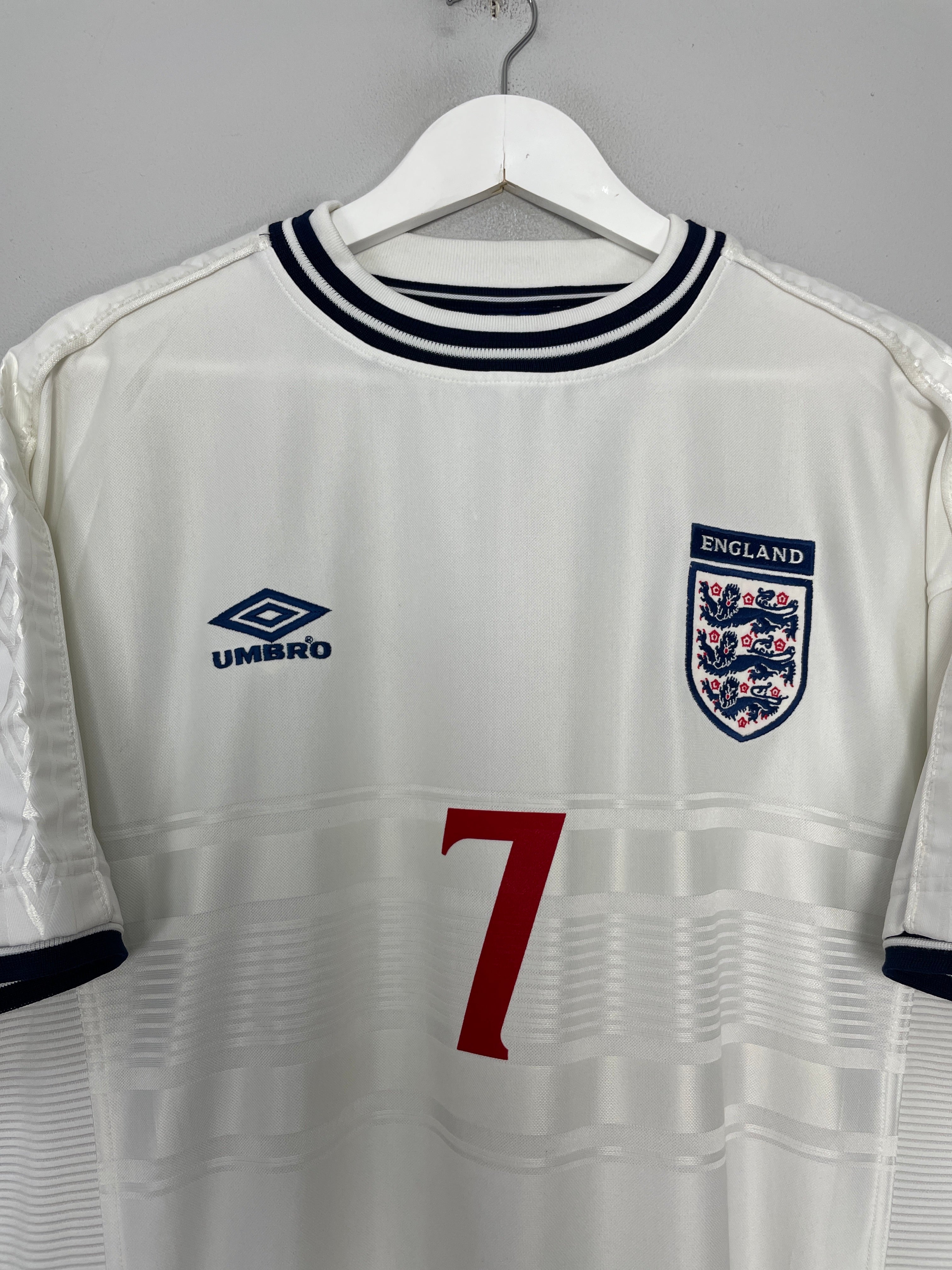 Shop 1999/01 ENGLAND BECKHAM #7 HOME SHIRT (XL) UMBRO, classic football shirts, vintage football shirts & retro soccer jerseys at Cult Kits