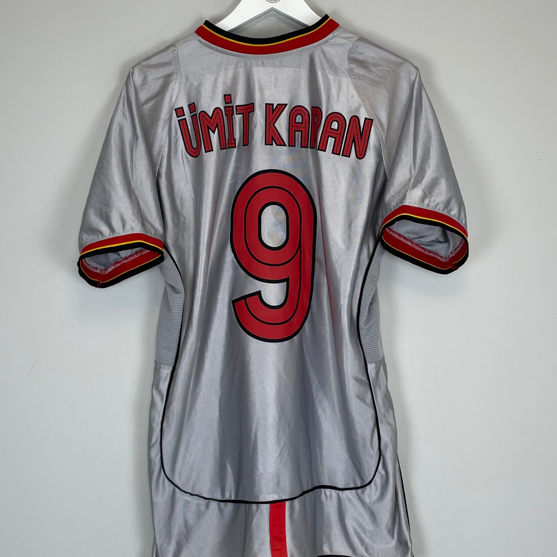 Shop 2002/04 GALATASARAY UMIT KARAN #9 THIRD SHIRT (L) UMBRO, classic football shirts, vintage football shirts & retro soccer jerseys at Cult Kits