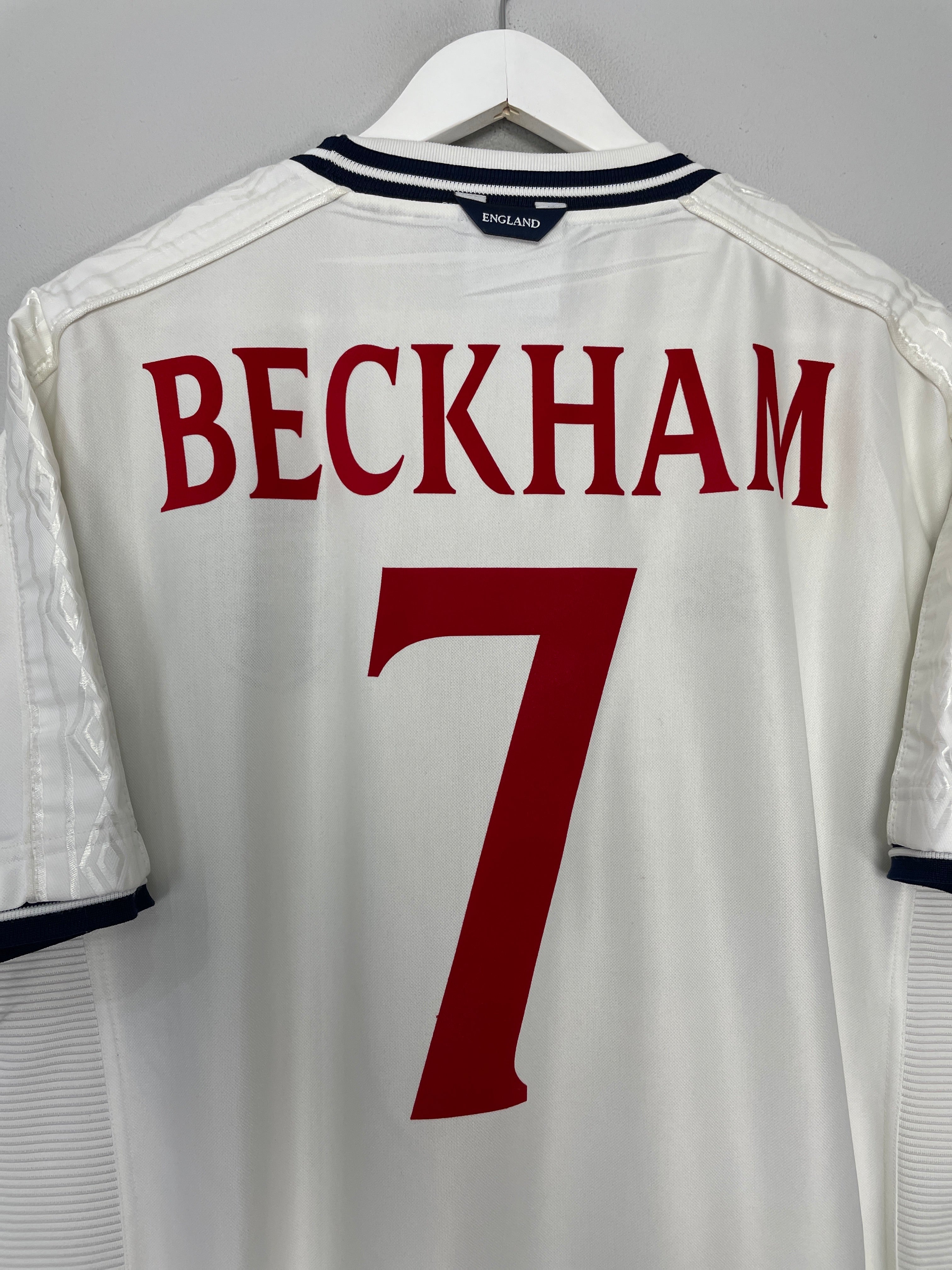 Shop 1999/01 ENGLAND BECKHAM #7 HOME SHIRT (XL) UMBRO, classic football shirts, vintage football shirts & retro soccer jerseys at Cult Kits