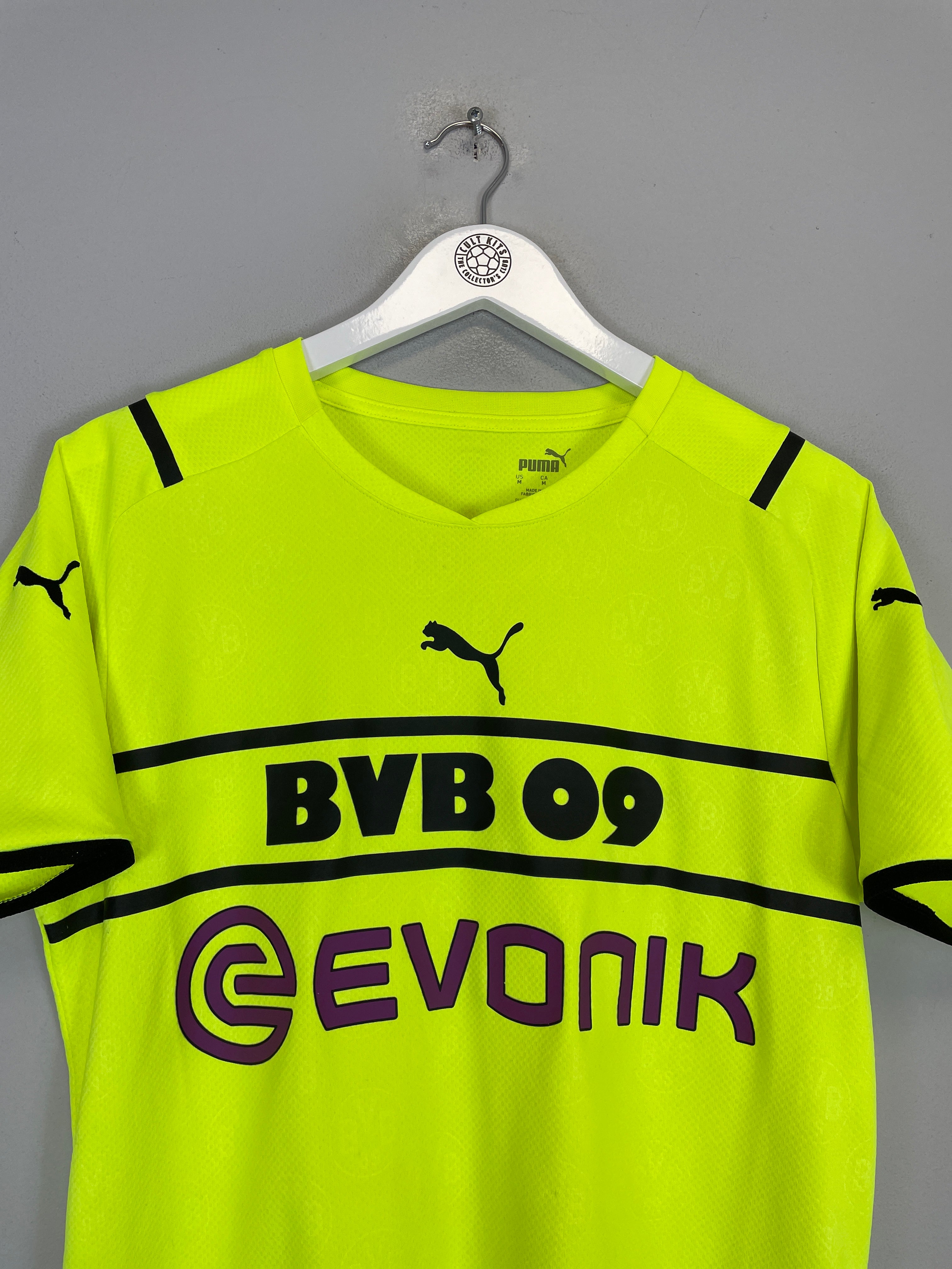2021/22 Dortmund home shirt in neon yellow with BVB 09 and Evonik logo, size medium by Puma, excellent condition.