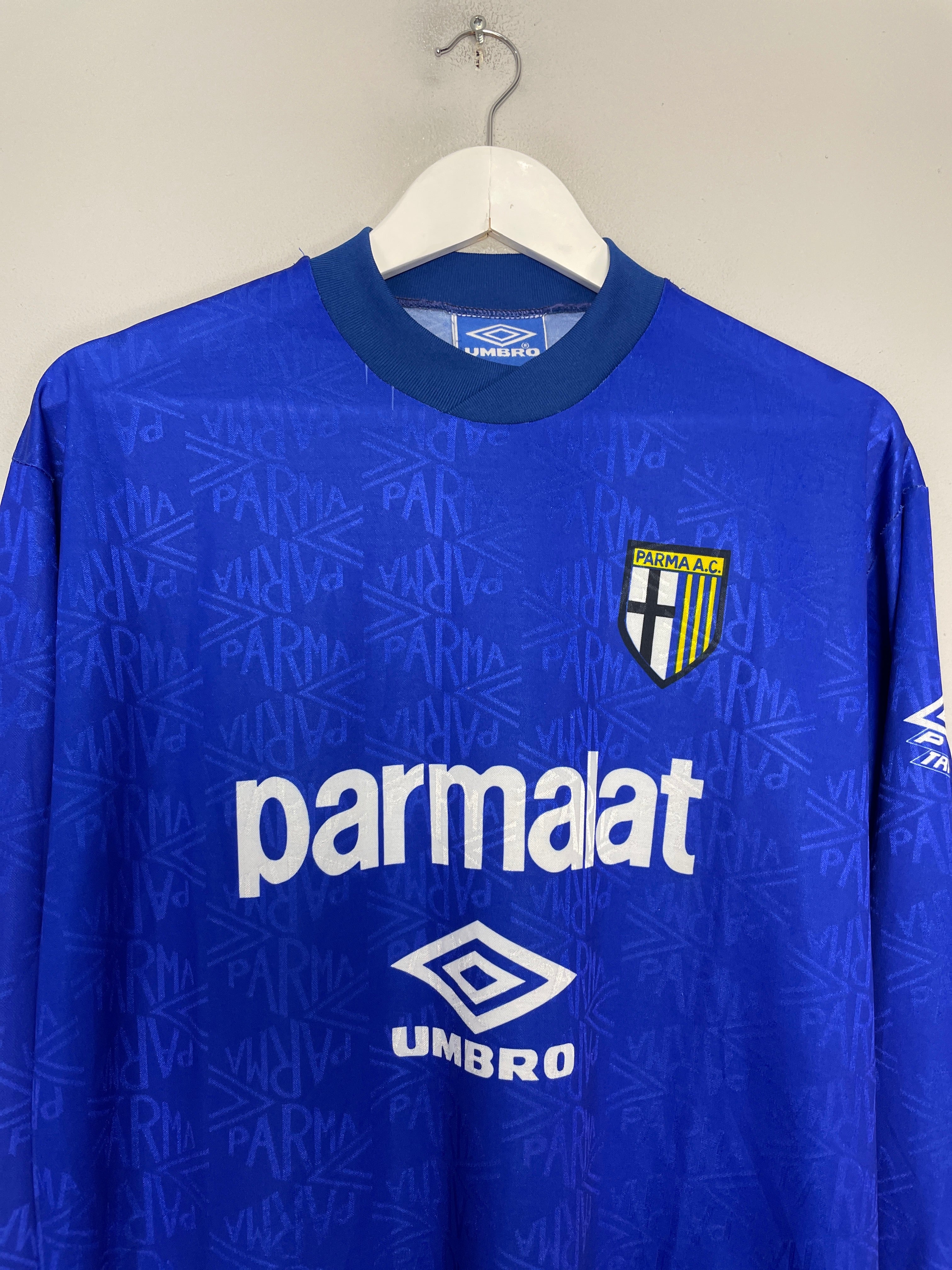 Shop 1993/95 PARMA TRAINING SHIRT (L) UMBRO, classic football shirts, vintage football shirts & retro soccer jerseys at Cult Kits