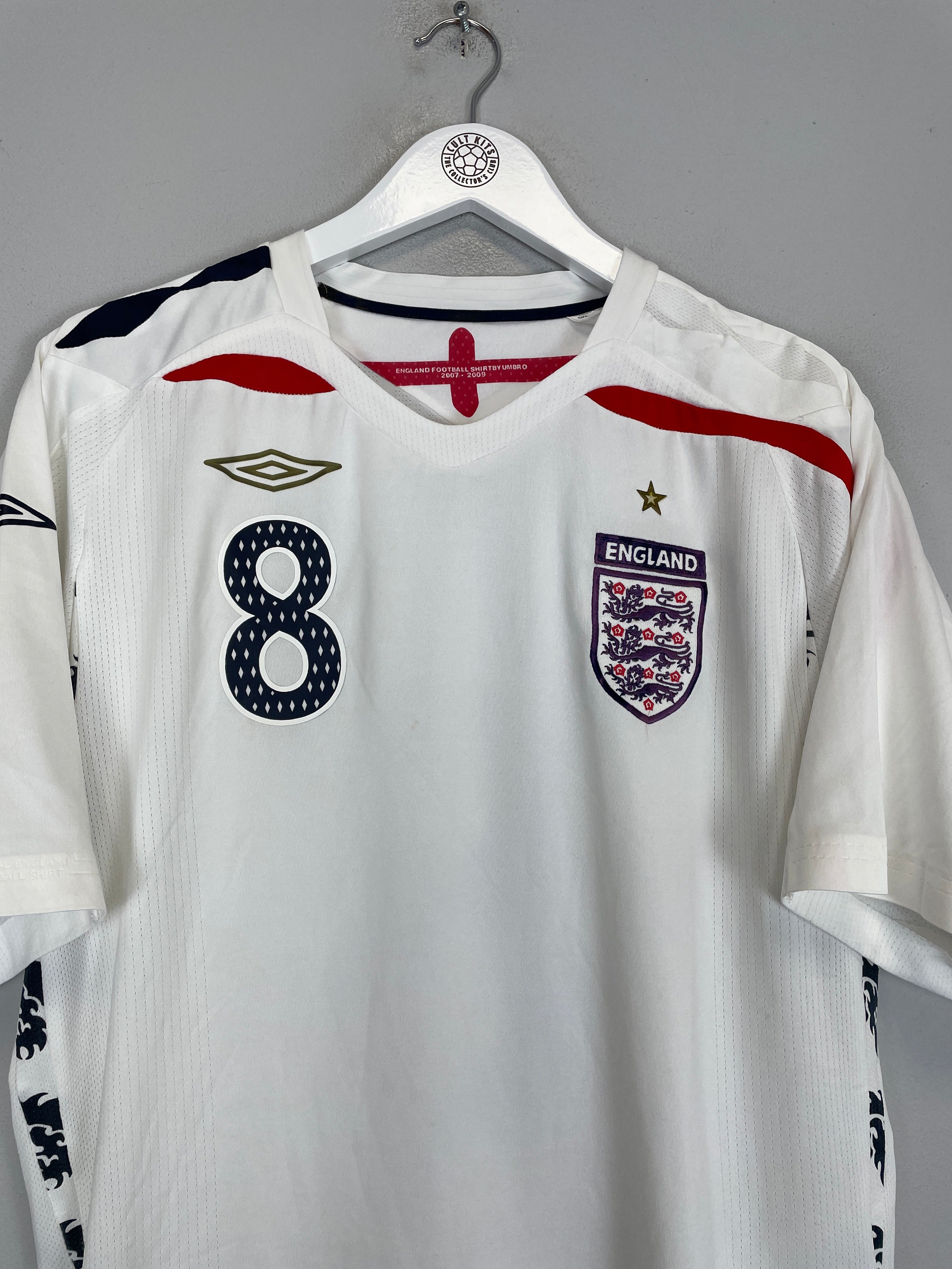 2007/09 England Lampard #8 home shirt by Umbro, size XL, very good condition with faint spot and slight badge fade.