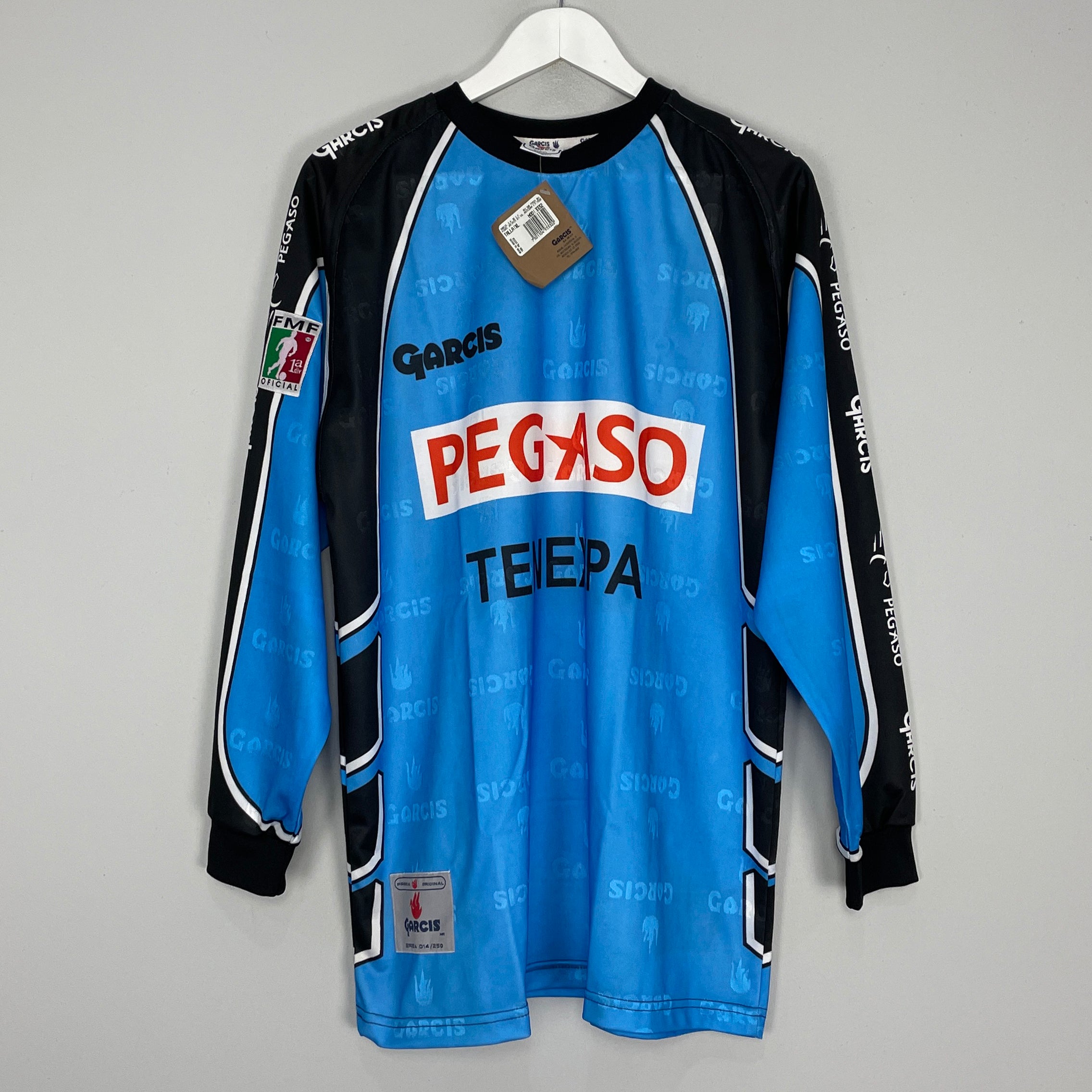 Shop 1998/99 CD IRAPUATO S.MANEZ *BNWT* GK SHIRT (XL) GARCIS, classic football shirts, vintage football shirts & retro soccer jerseys at Cult Kits