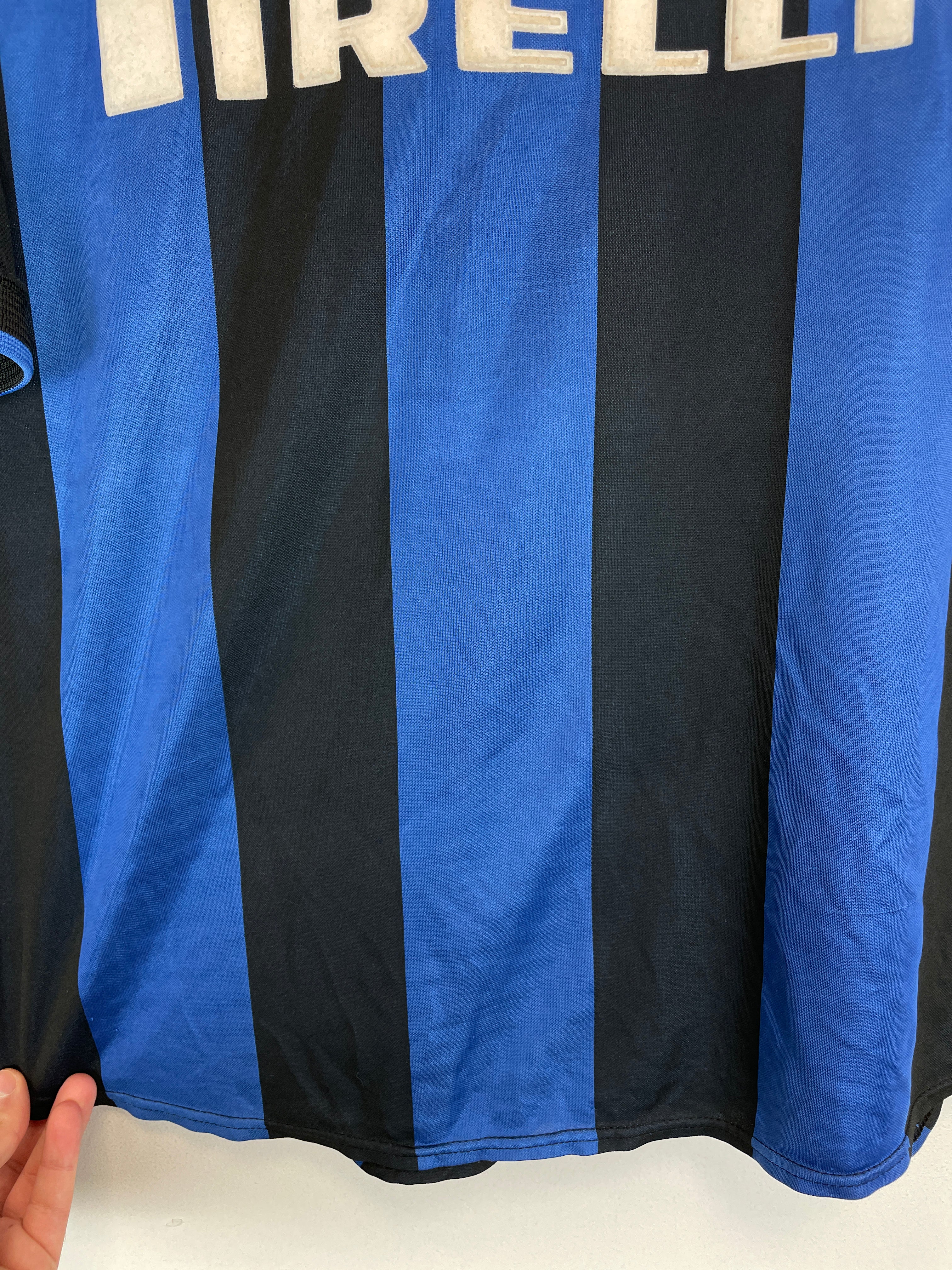 Shop 1999/00 INTER MILAN RECOBA #20 HOME SHIRT (M) NIKE, classic football shirts, vintage football shirts & retro soccer jerseys at Cult Kits