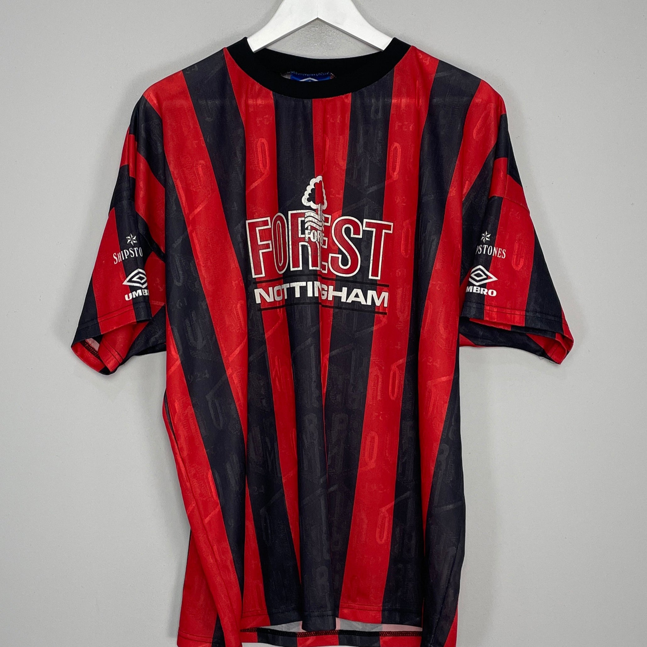 Shop 1992/94 NOTTINGHAM FOREST TRAINING SHIRT (XL) UMBRO, classic football shirts, vintage football shirts & retro soccer jerseys at Cult Kits